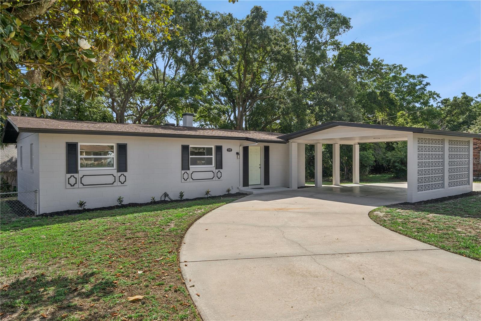 LEESBURG BEVERLY SHORES - Residential