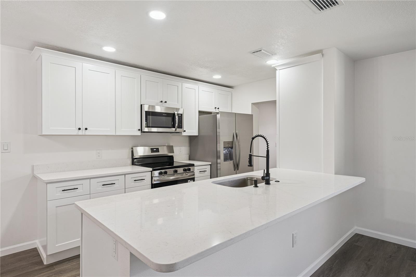 LEESBURG BEVERLY SHORES - Residential