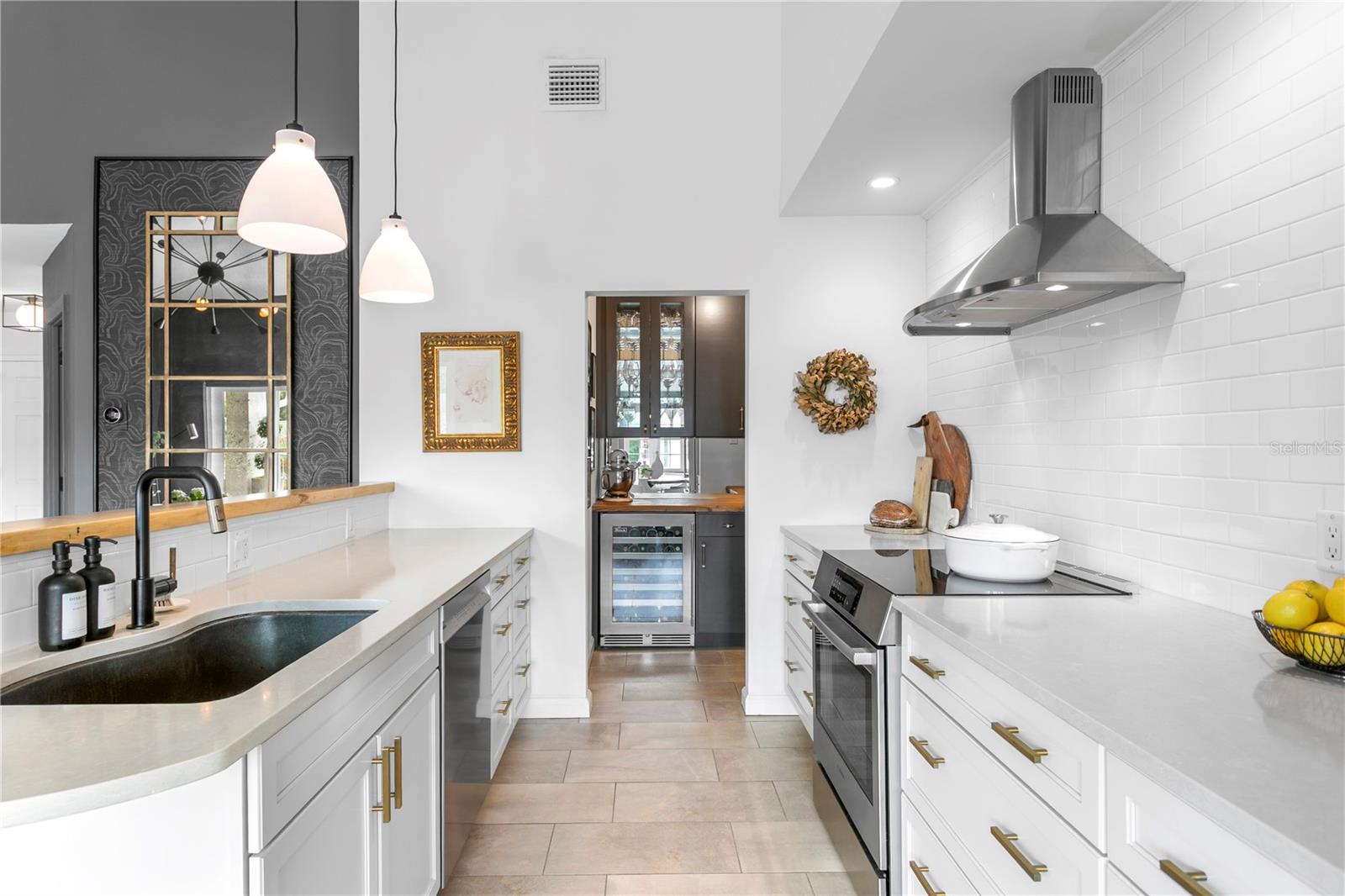 OLD HYDE PARK VILLAGE RESIDENT - Residential