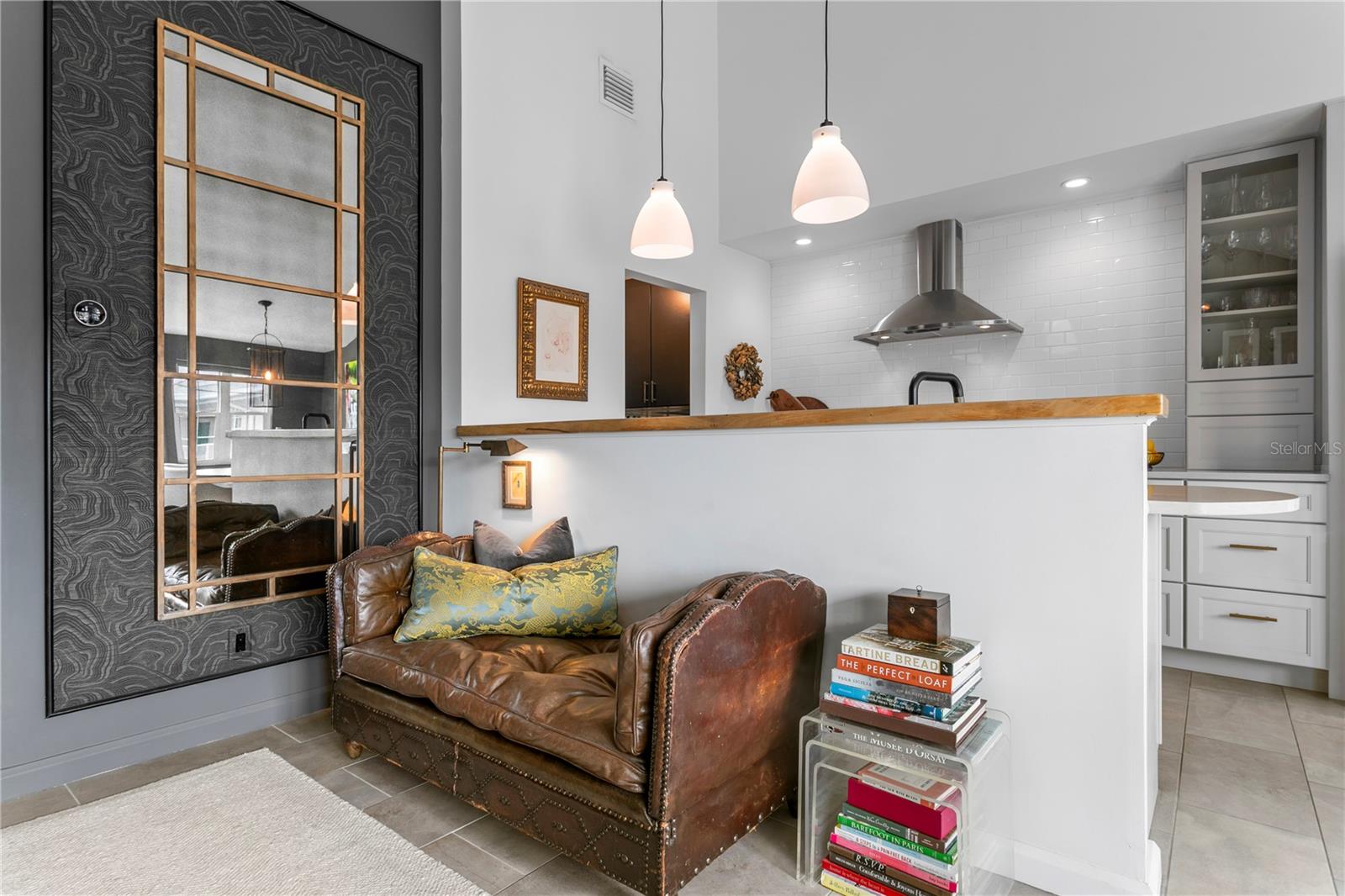 OLD HYDE PARK VILLAGE RESIDENT - Residential