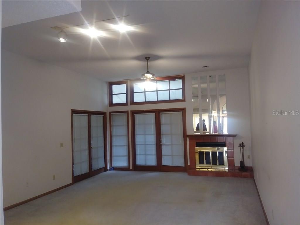 RAINTREE VILLAGE CONDO PH 02 - Residential Lease