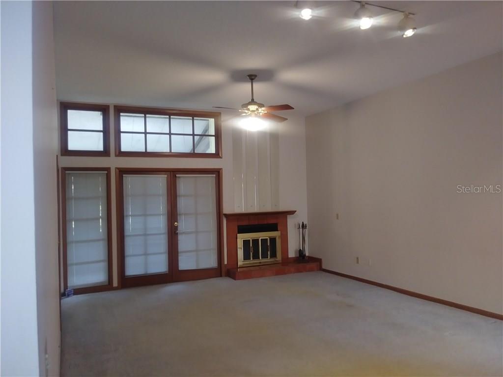 RAINTREE VILLAGE CONDO PH 02 - Residential Lease