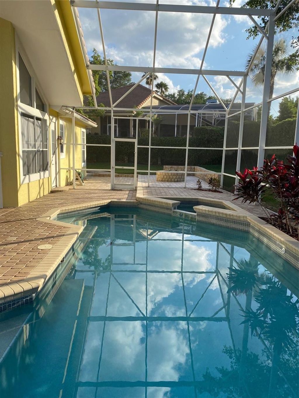 Photo of 2204 Kettle Drive, Orlando, FL 32835 (MLS # O6409321)