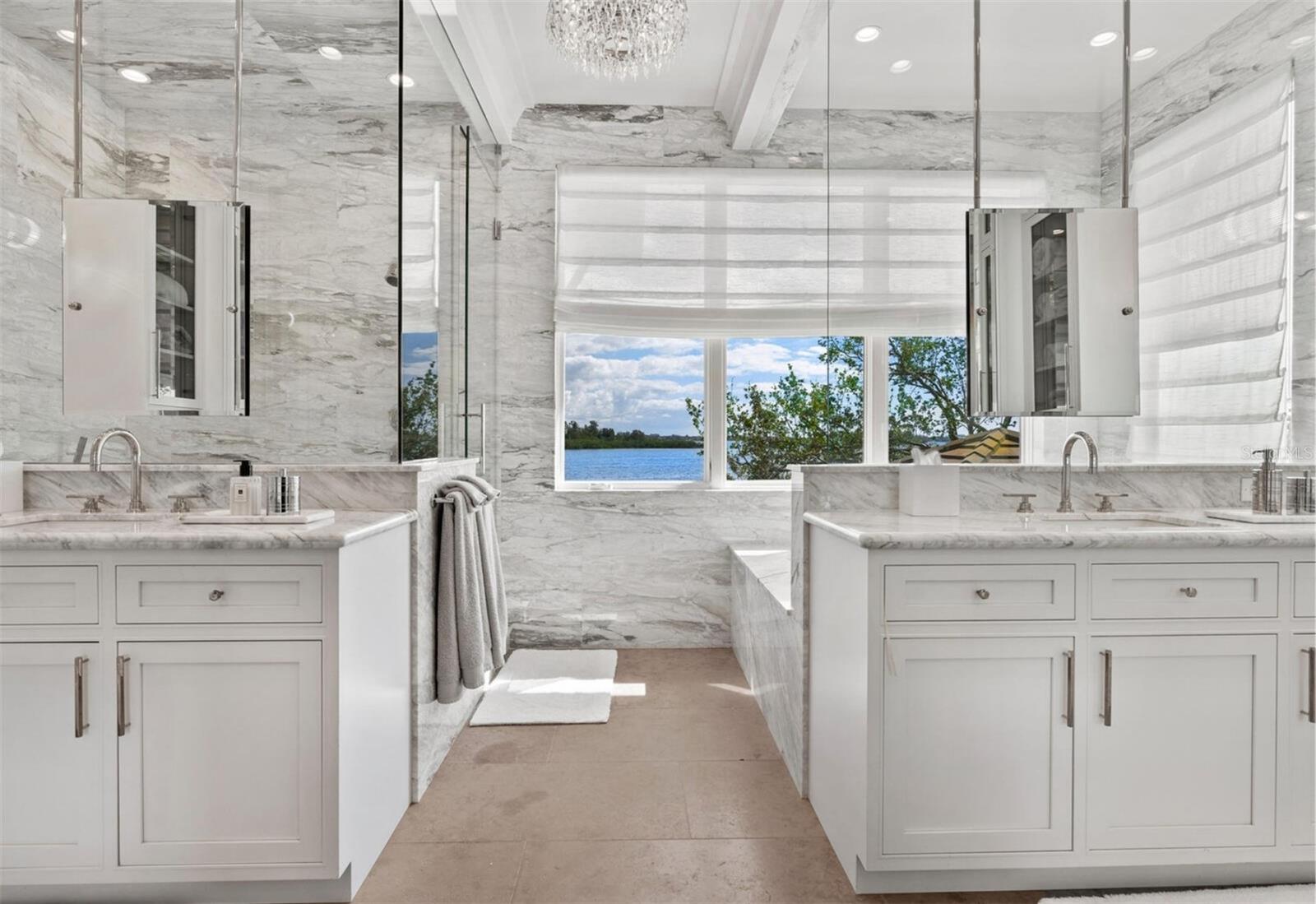 SIESTA KEY / BAY ISLAND - Residential