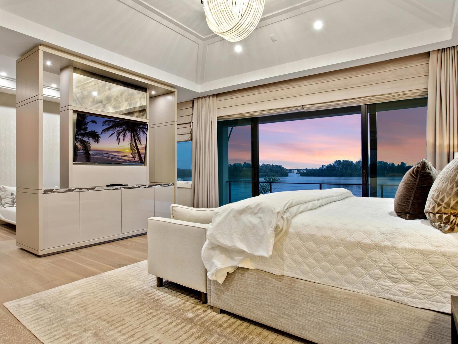 SIESTA KEY / BAY ISLAND - Residential
