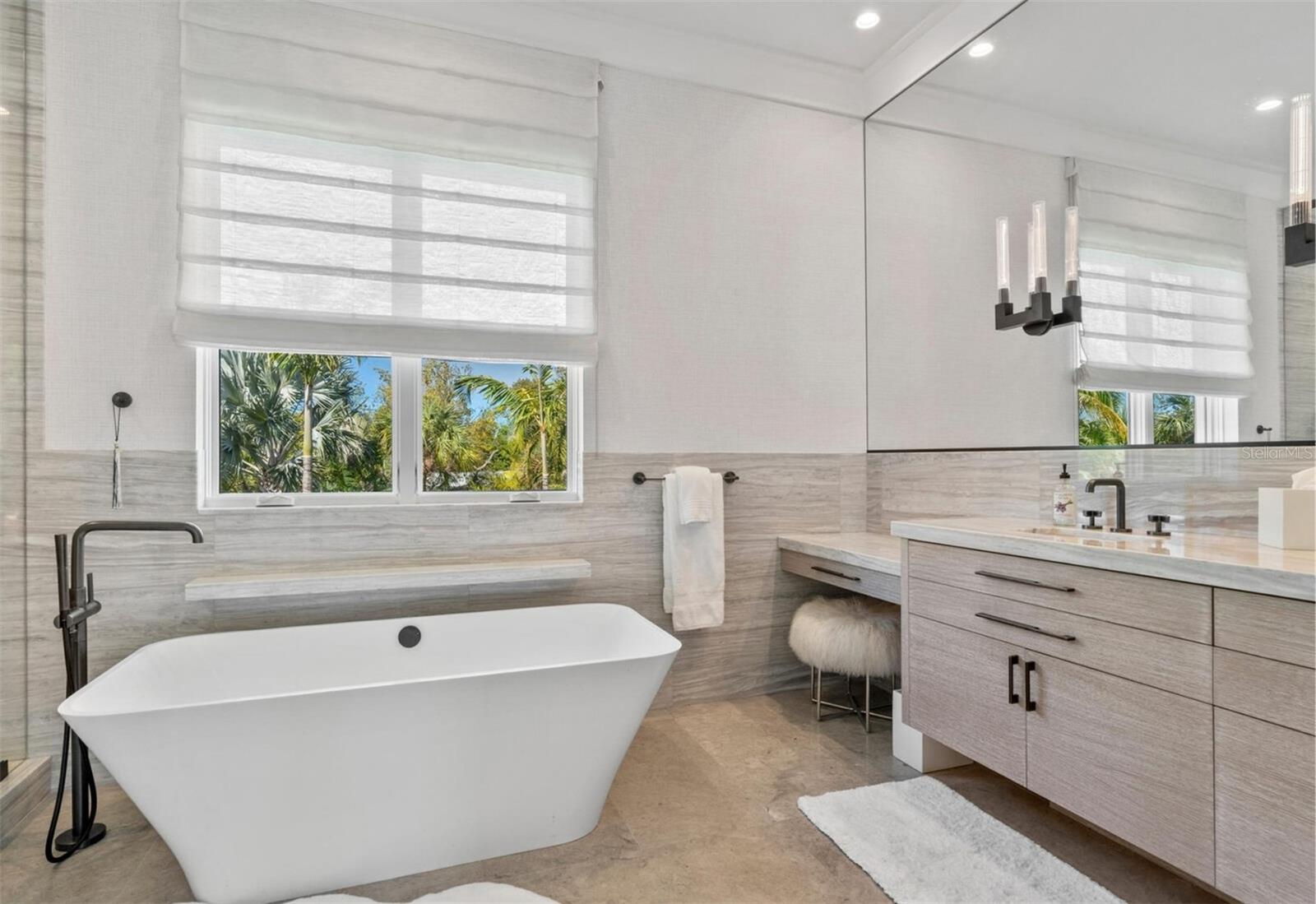 SIESTA KEY / BAY ISLAND - Residential