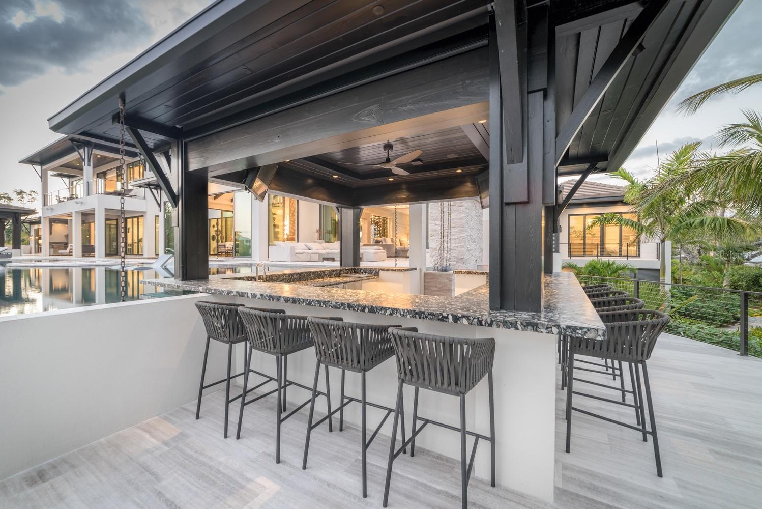 SIESTA KEY / BAY ISLAND - Residential