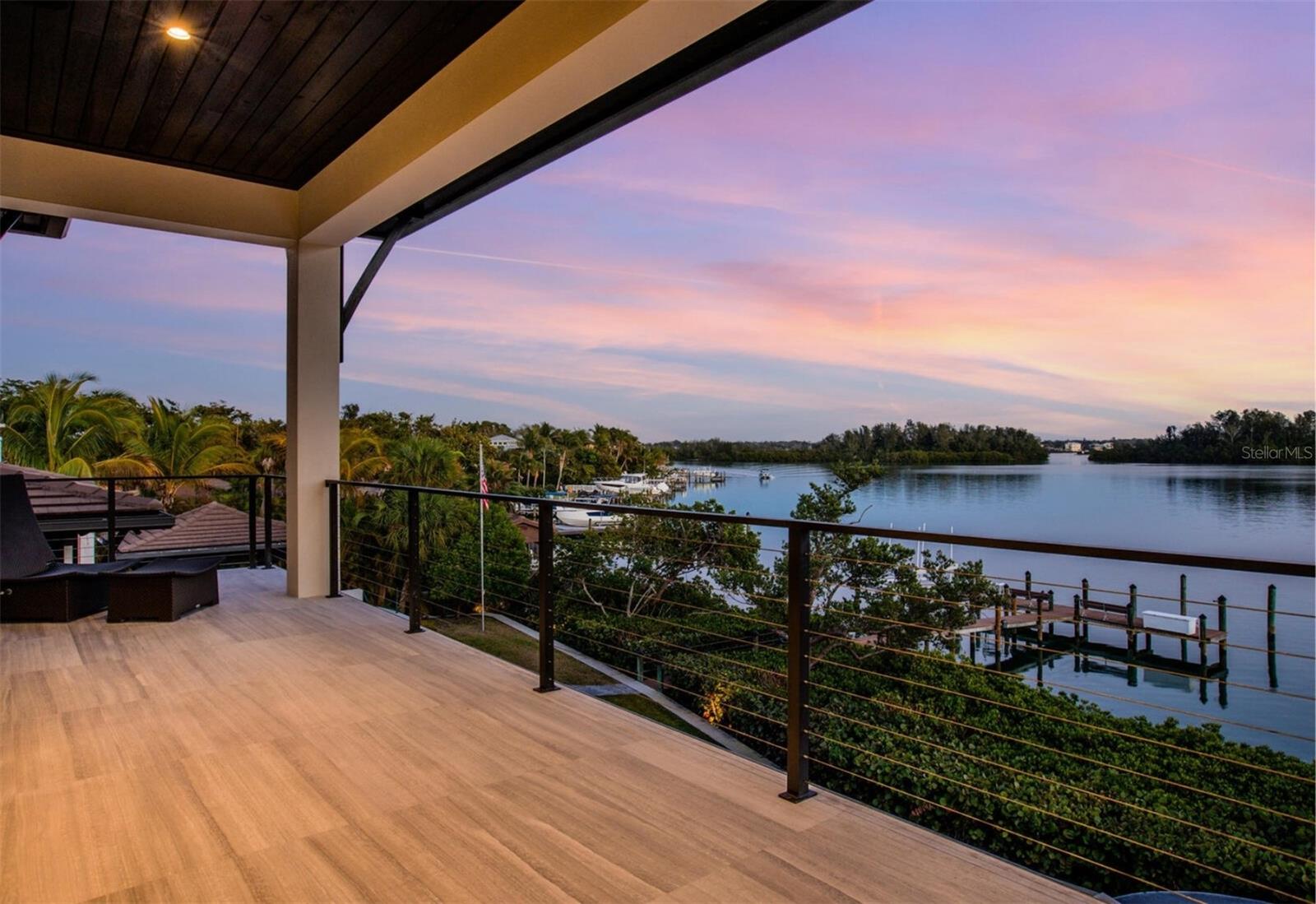 SIESTA KEY / BAY ISLAND - Residential