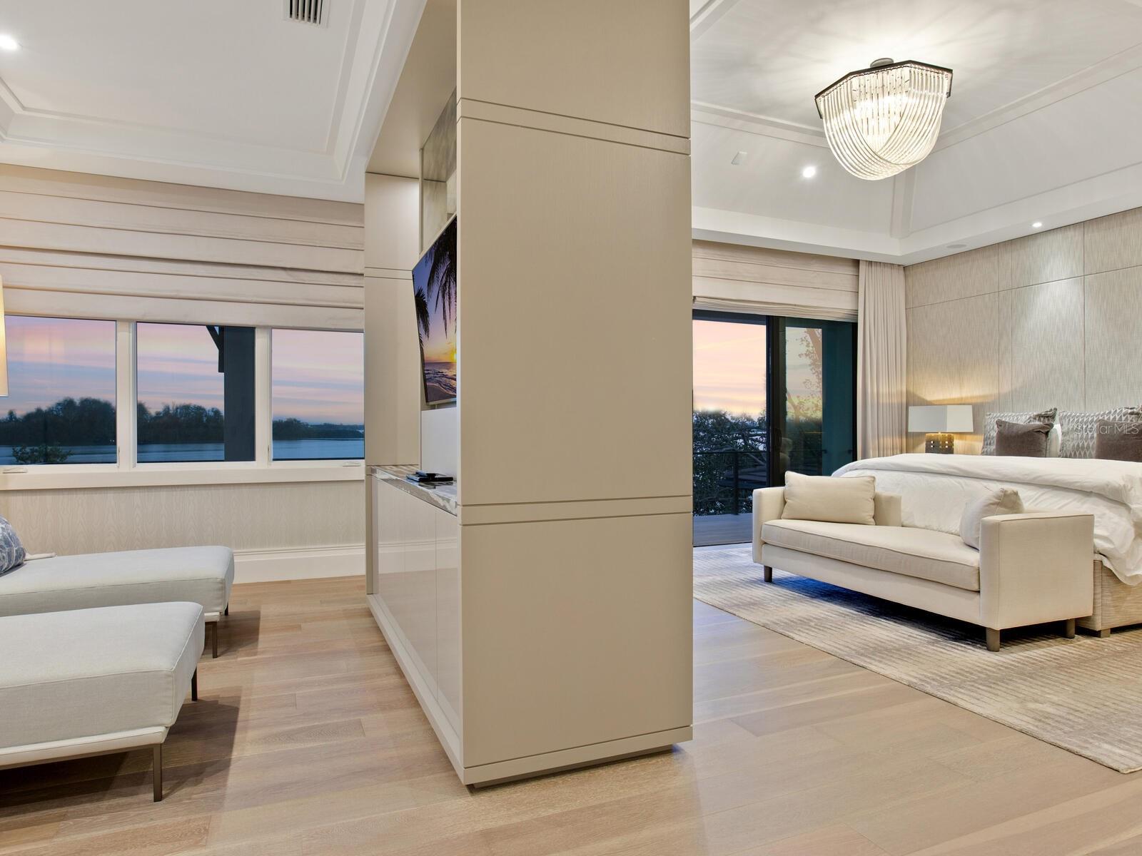 SIESTA KEY / BAY ISLAND - Residential