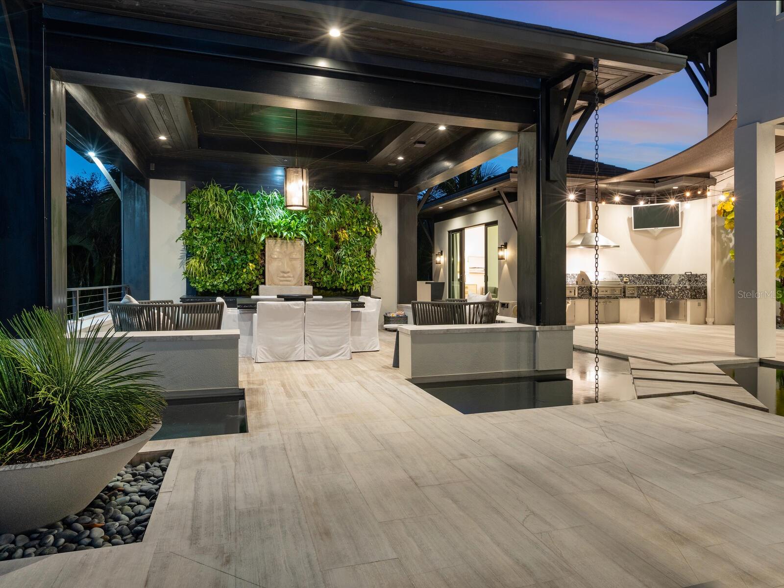 SIESTA KEY / BAY ISLAND - Residential