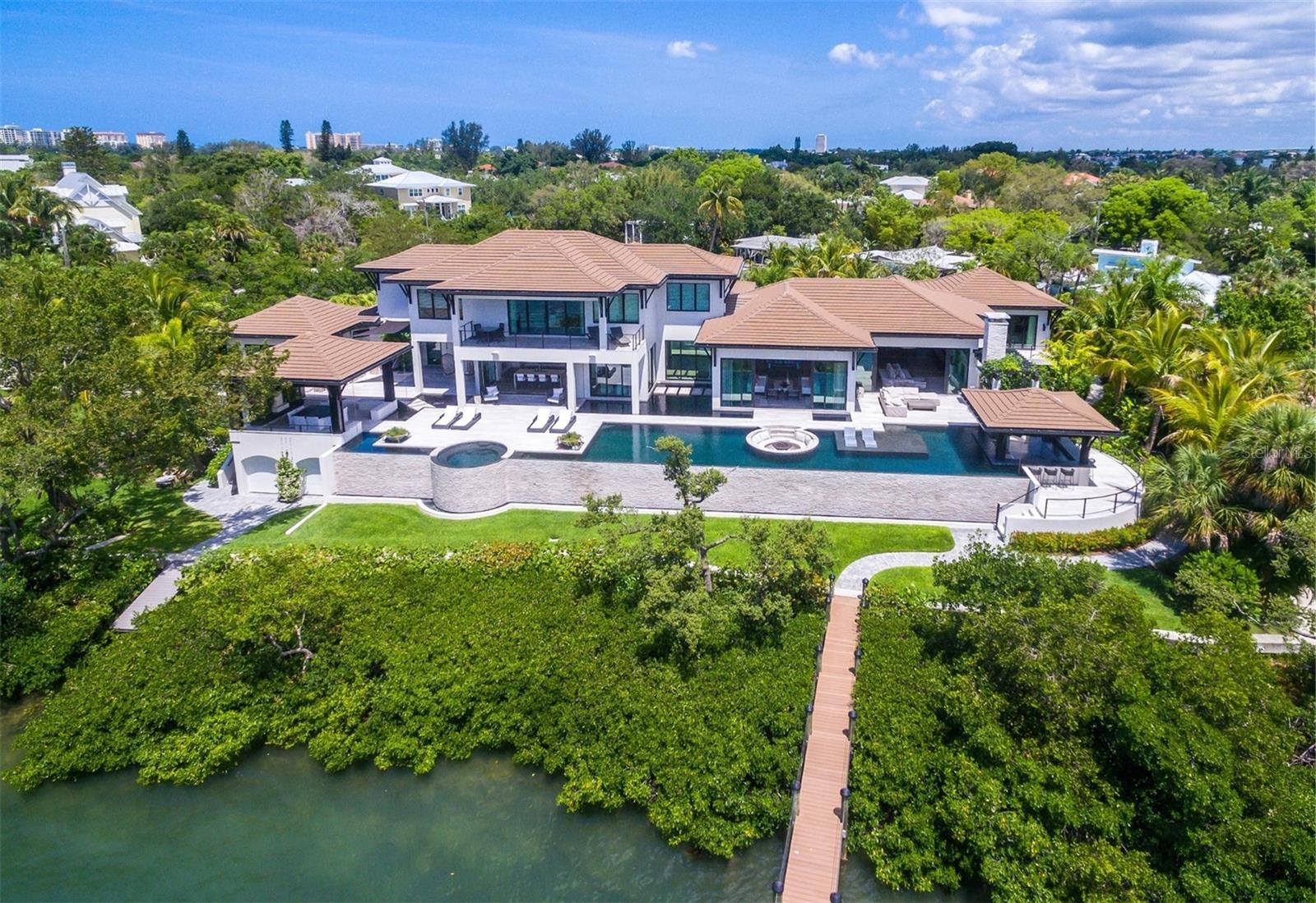 SIESTA KEY / BAY ISLAND - Residential