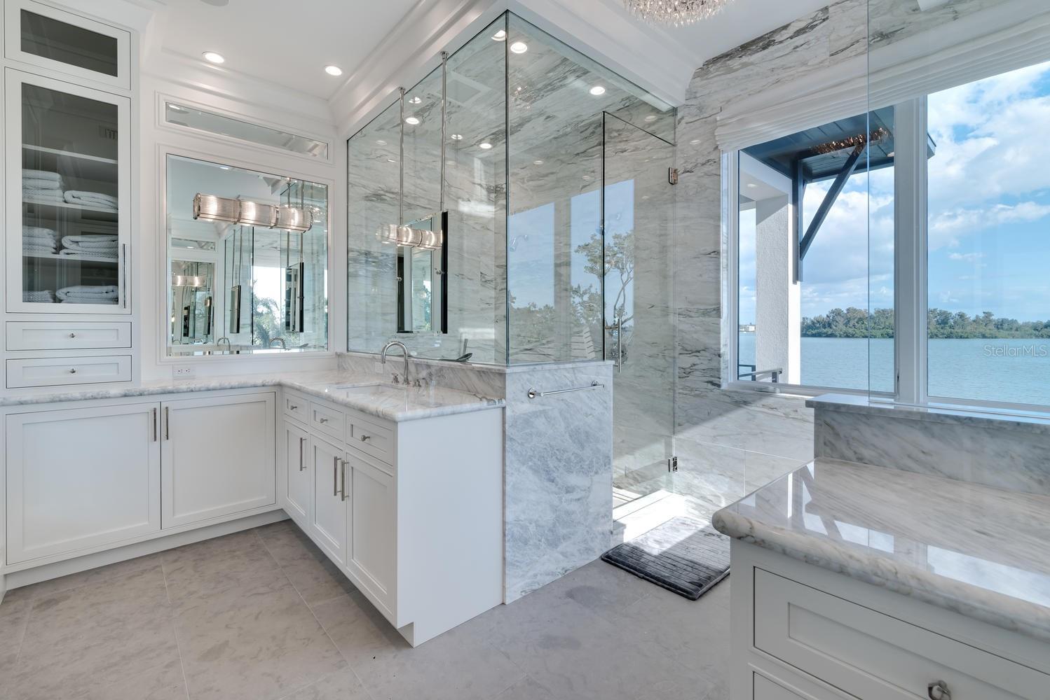 SIESTA KEY / BAY ISLAND - Residential