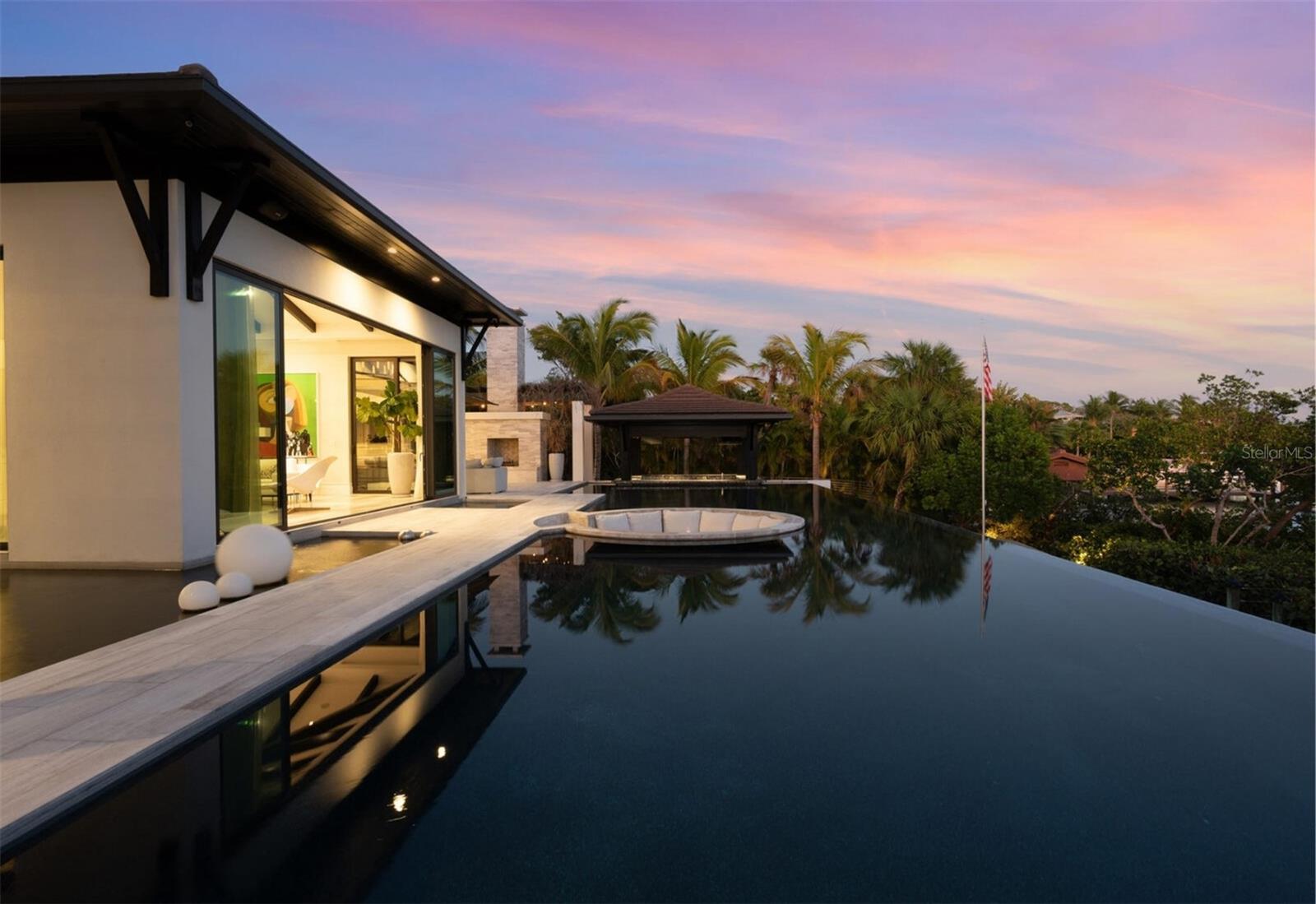 SIESTA KEY / BAY ISLAND - Residential