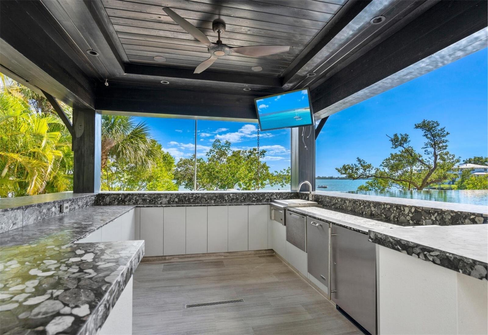 SIESTA KEY / BAY ISLAND - Residential