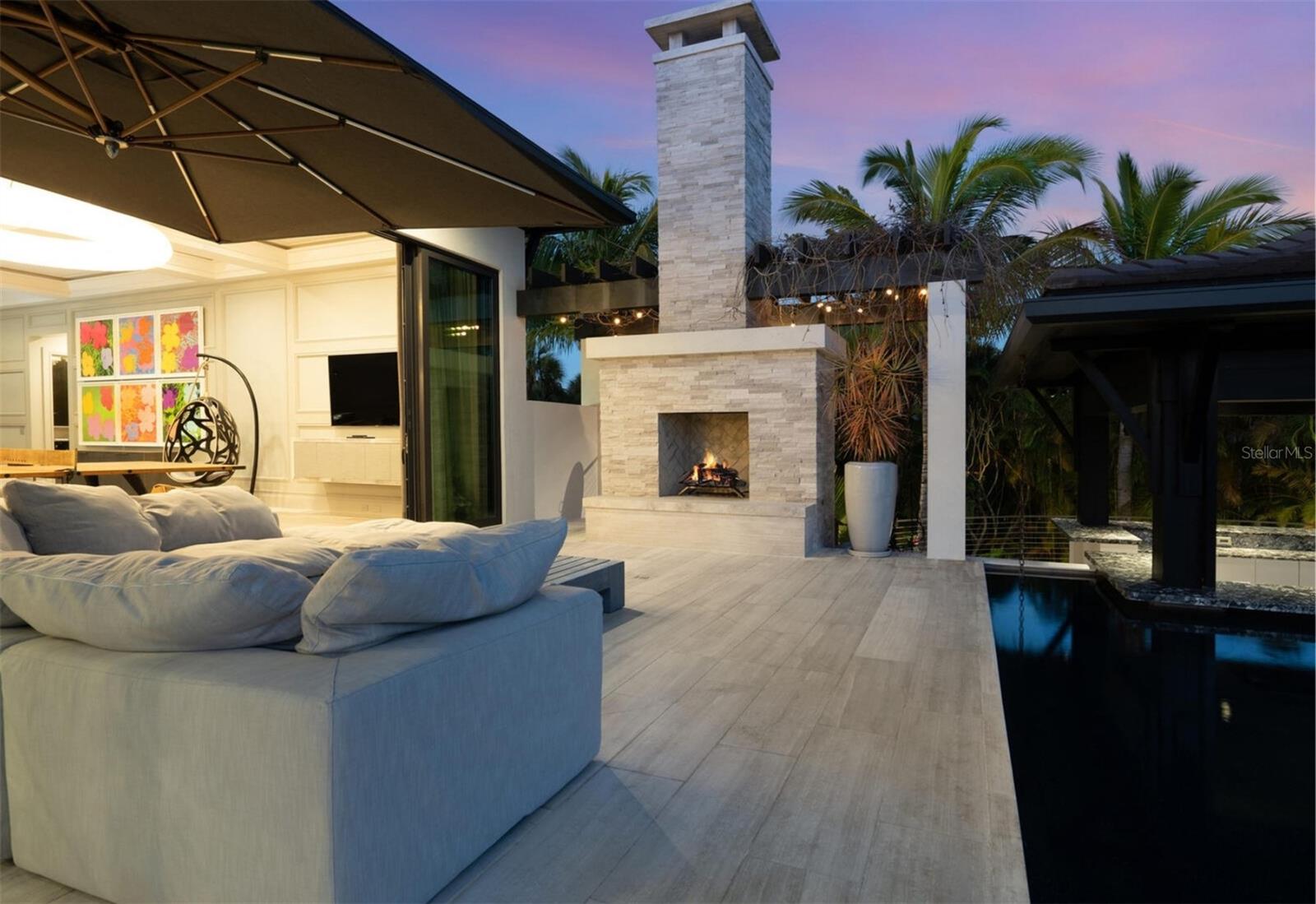 SIESTA KEY / BAY ISLAND - Residential