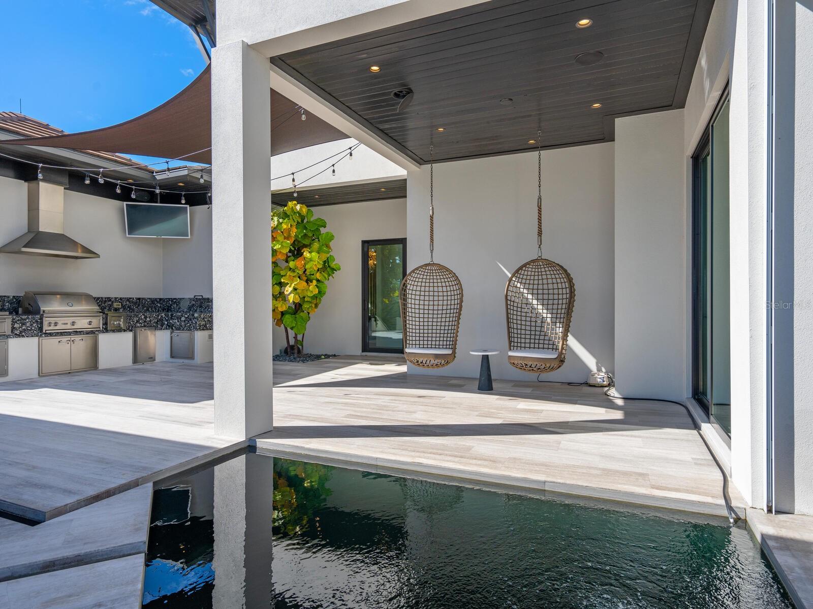 SIESTA KEY / BAY ISLAND - Residential