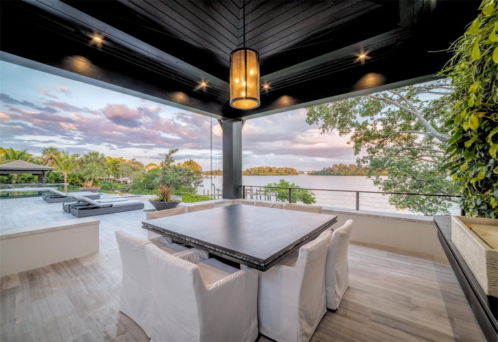 SIESTA KEY / BAY ISLAND - Residential