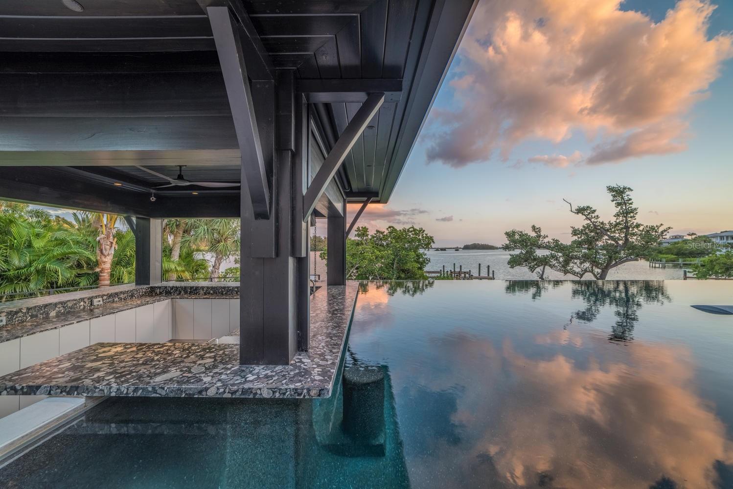 SIESTA KEY / BAY ISLAND - Residential
