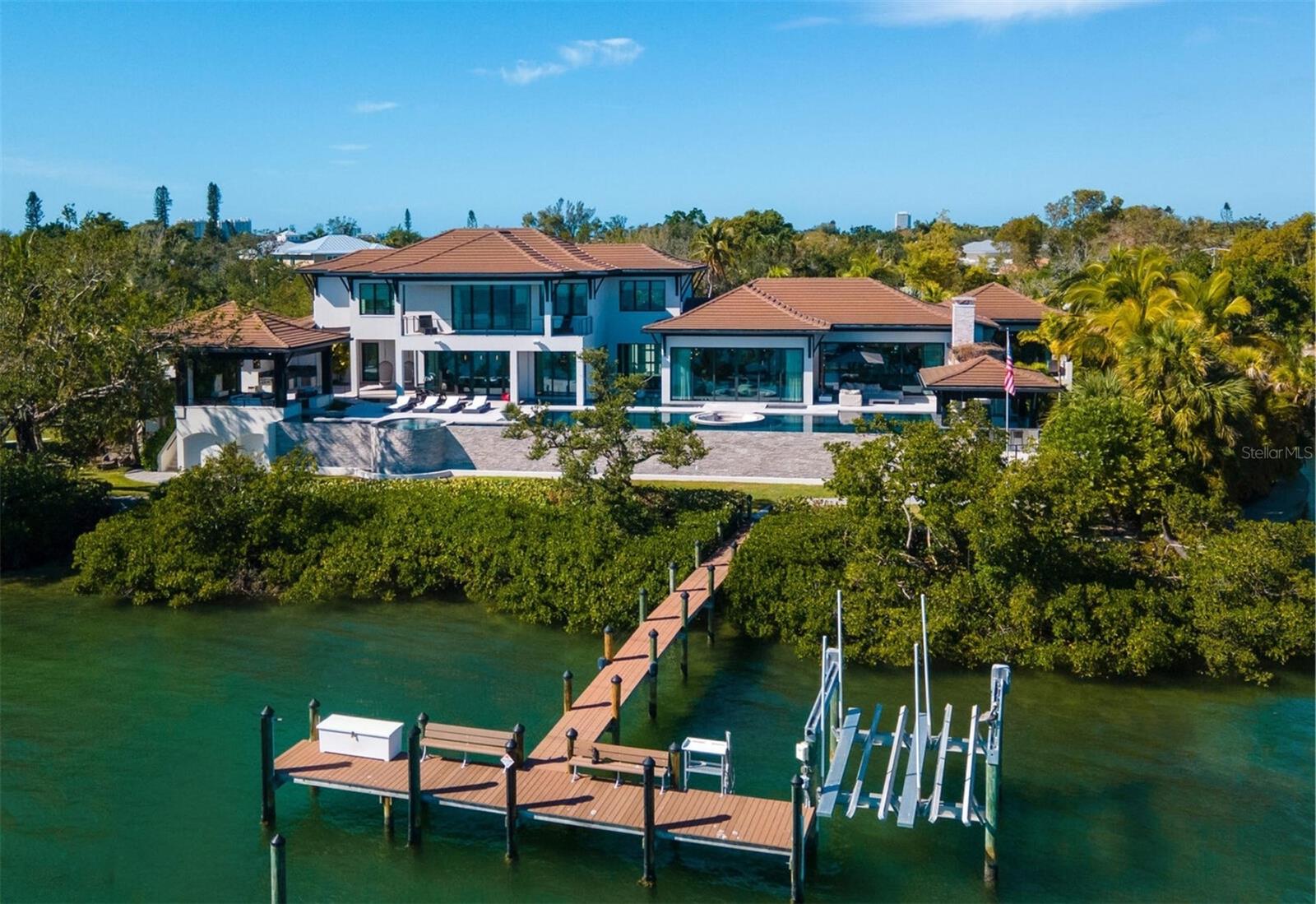 SIESTA KEY / BAY ISLAND - Residential