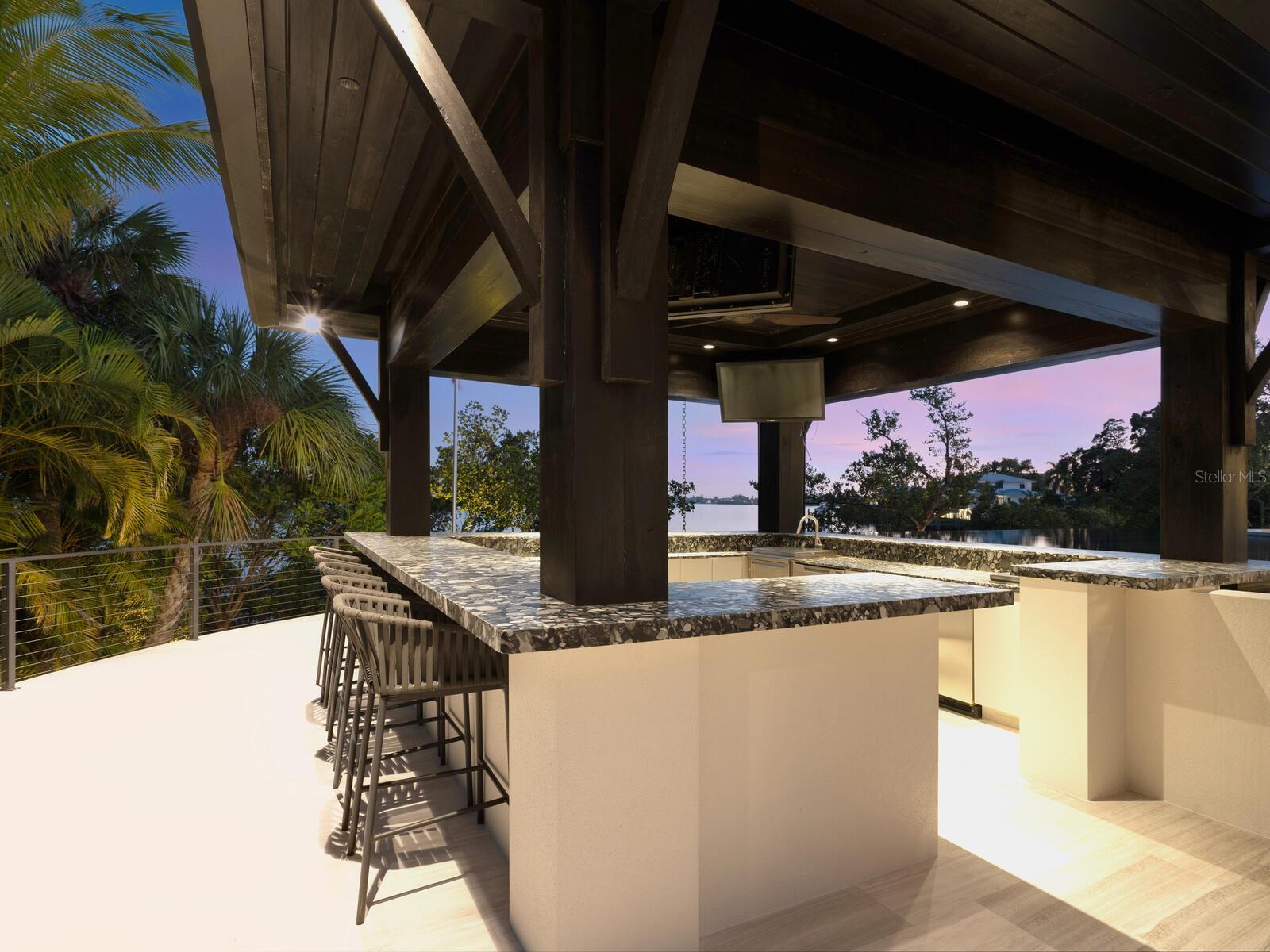 SIESTA KEY / BAY ISLAND - Residential