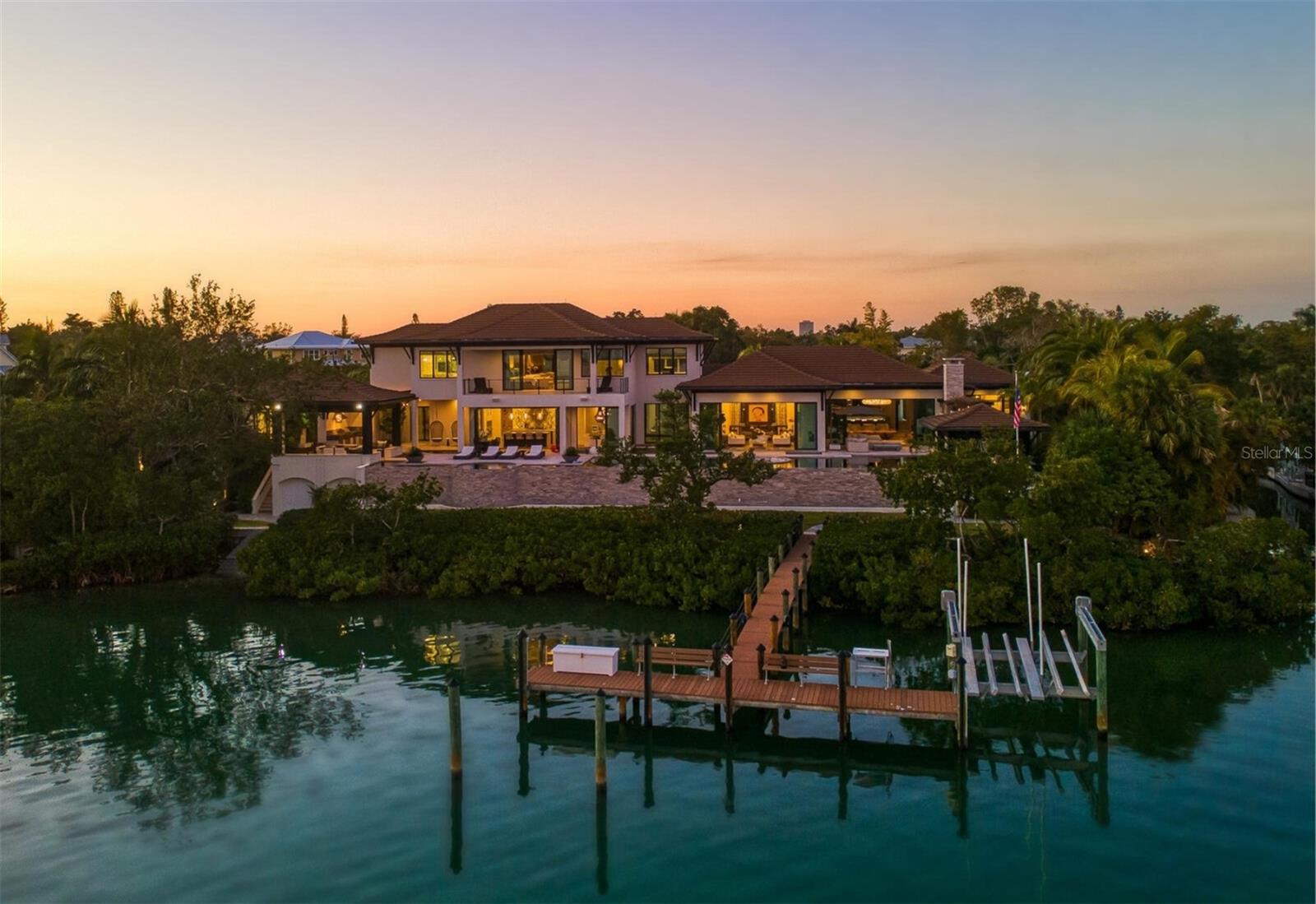 SIESTA KEY / BAY ISLAND - Residential