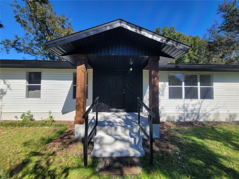 A home in WINTER HAVEN