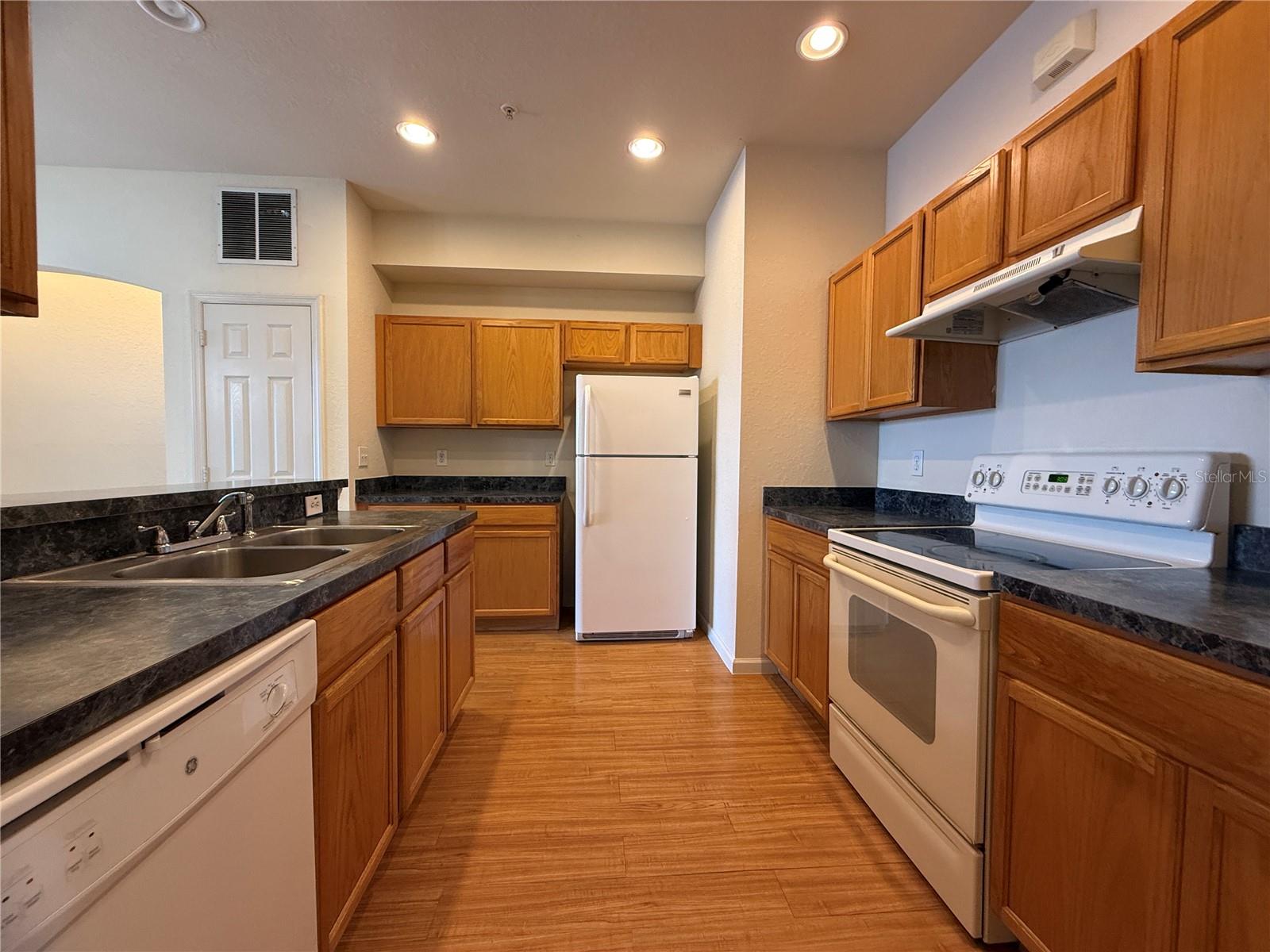 TOWNHOMES OF FLORA RIDGE - Residential