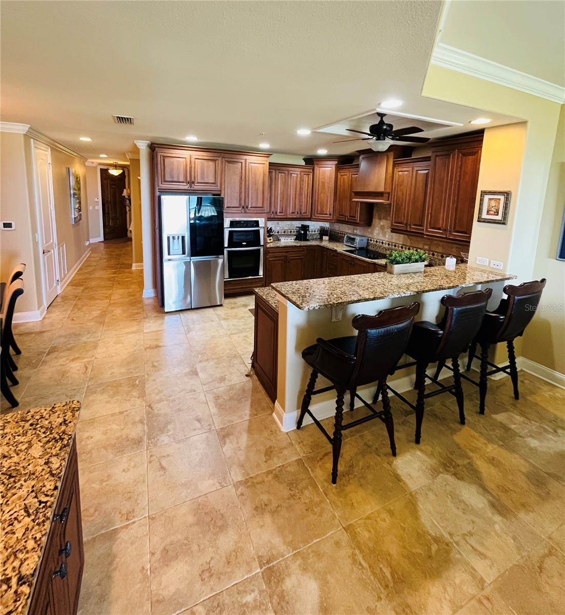 OCEANSIDE BEVERLY BEACH CONDO - Residential