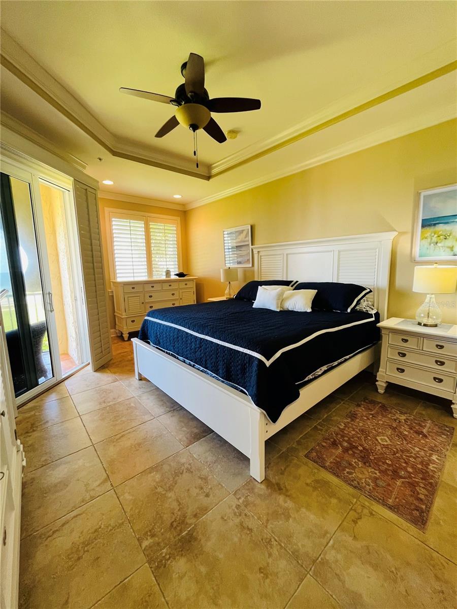 OCEANSIDE BEVERLY BEACH CONDO - Residential