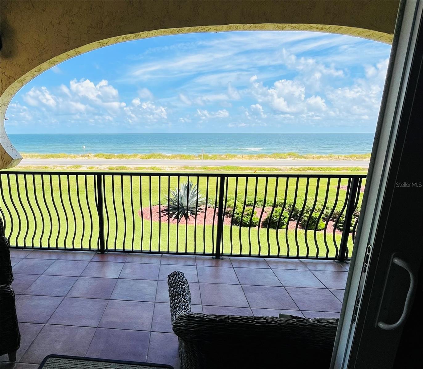 OCEANSIDE BEVERLY BEACH CONDO - Residential