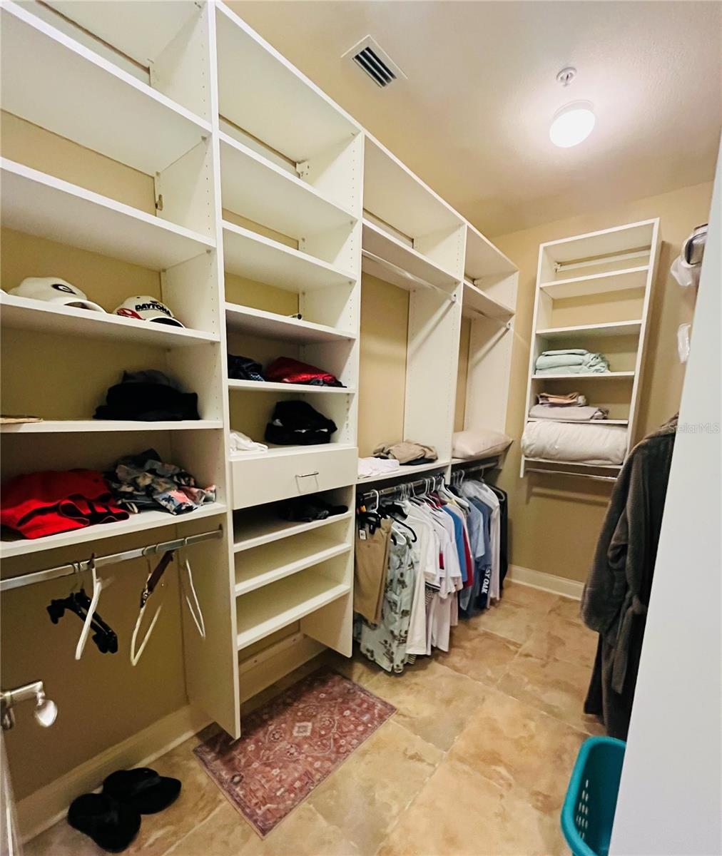 OCEANSIDE BEVERLY BEACH CONDO - Residential