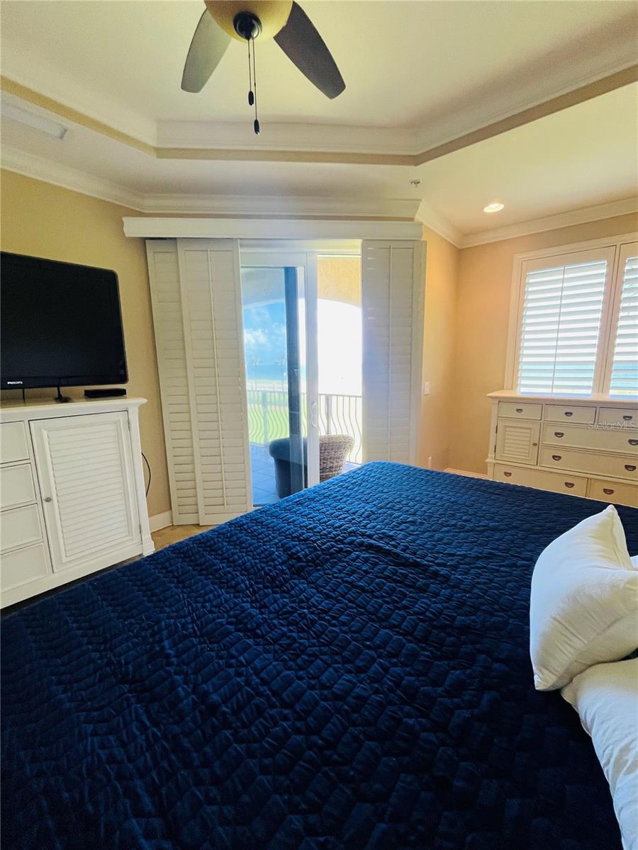 OCEANSIDE BEVERLY BEACH CONDO - Residential