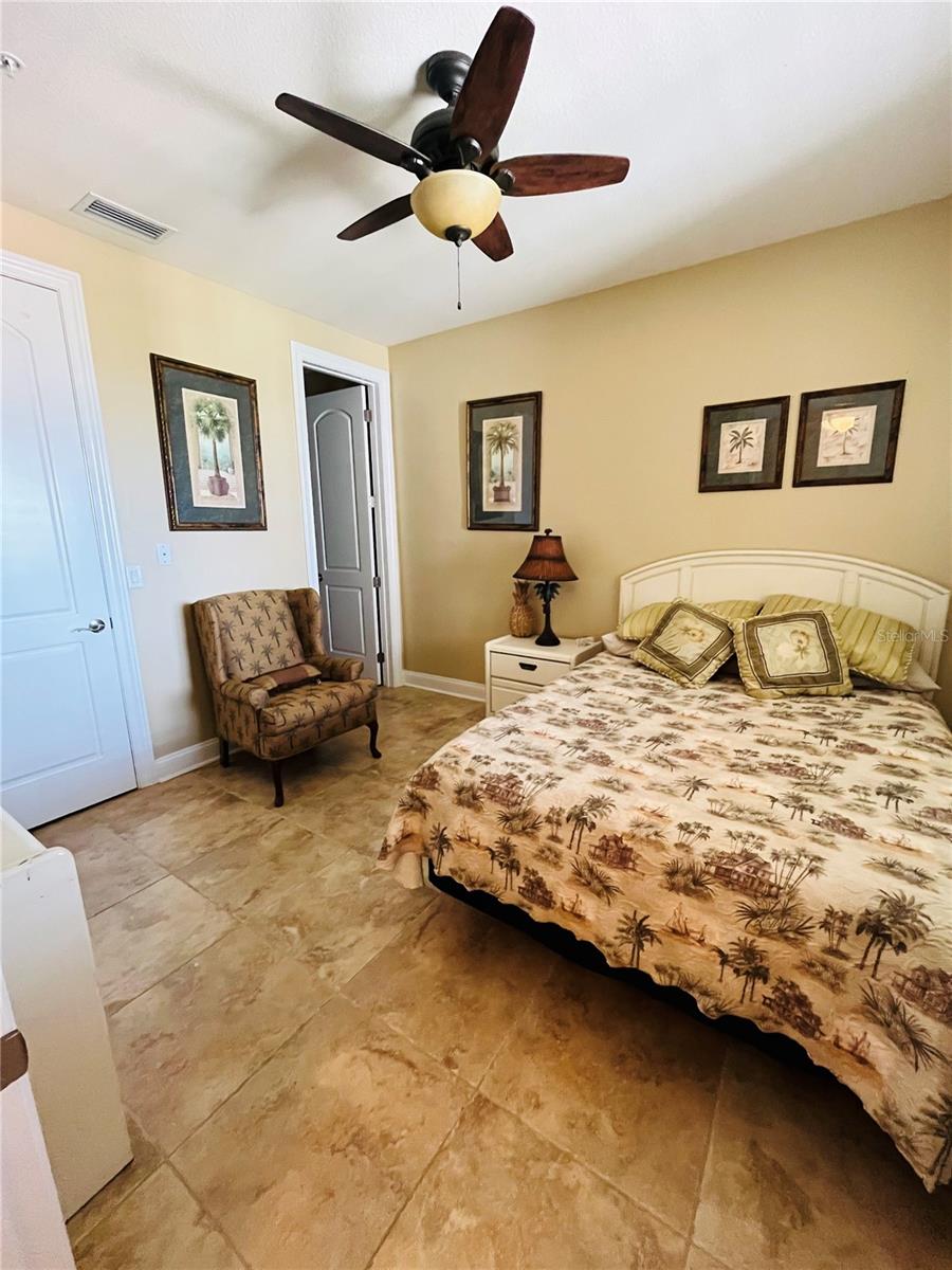 OCEANSIDE BEVERLY BEACH CONDO - Residential