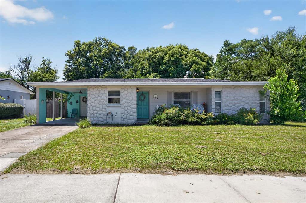 Photo of 804 Walnut Place, Altamonte Springs, FL 32701 (MLS # O6434567)