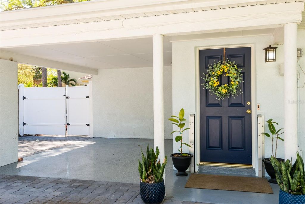 Photo of 4704 W El Prado Boulevard, Tampa, FL 33629 (MLS # TB8490569)