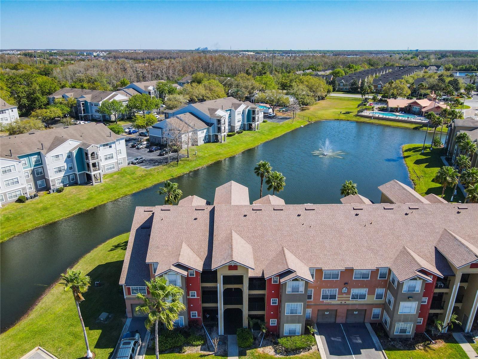 Beautiful condo in the heart of Kissimmee offering two Master Suites, close to shopping center and attractions, second floor unit, excellent building location, close by the LOOP. Community is gated- with clubhouse, pool and tennis court amenities.