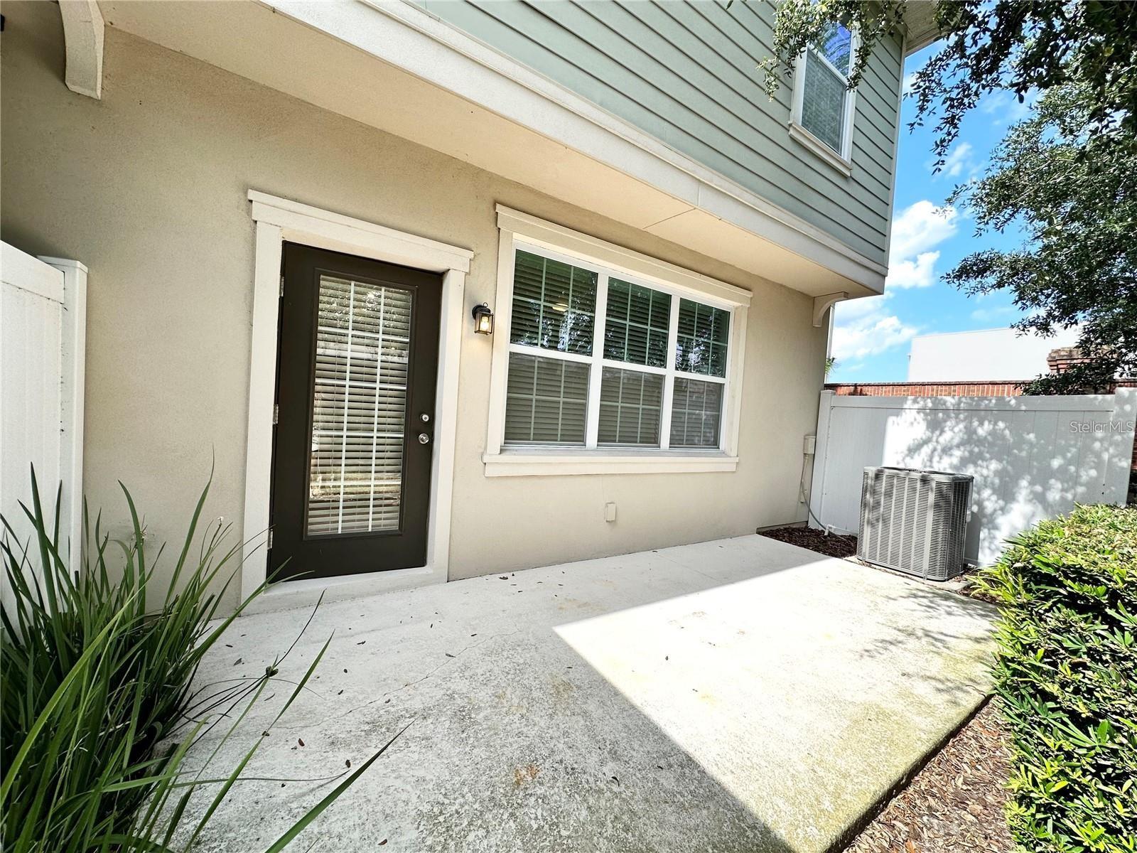 HAMPTONS - SECOND REP - Residential Lease