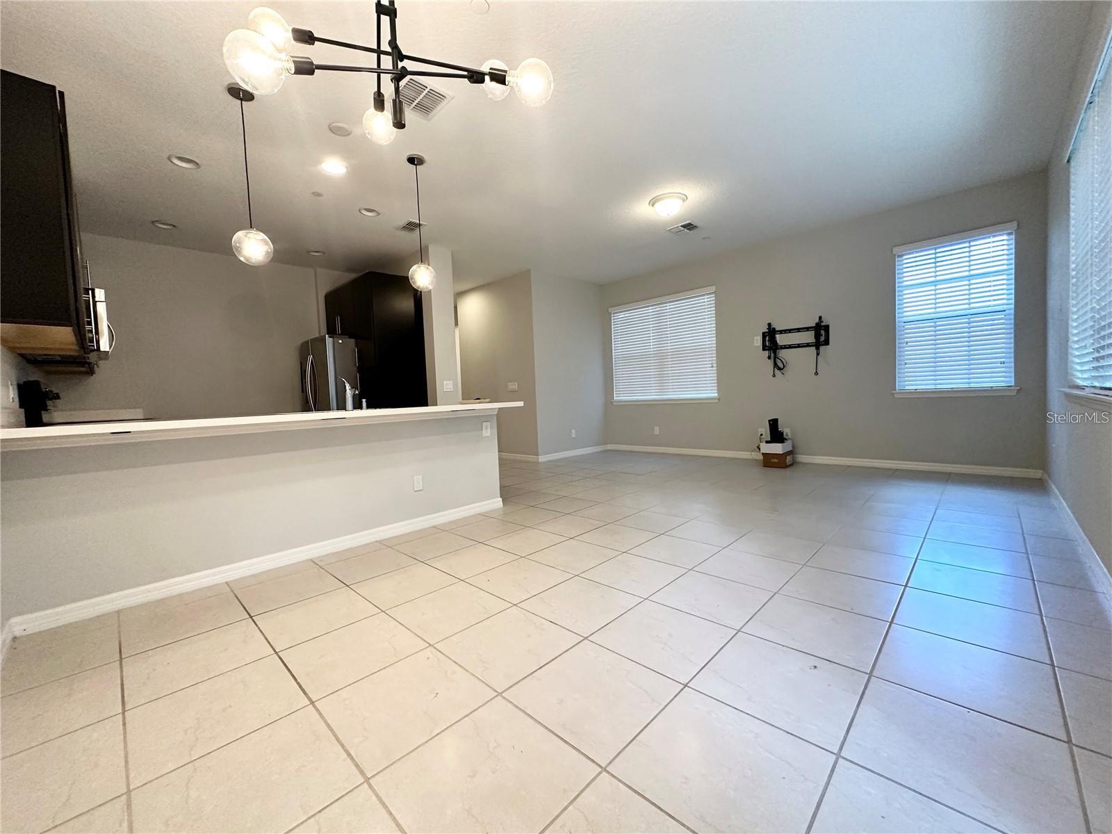 HAMPTONS - SECOND REP - Residential Lease