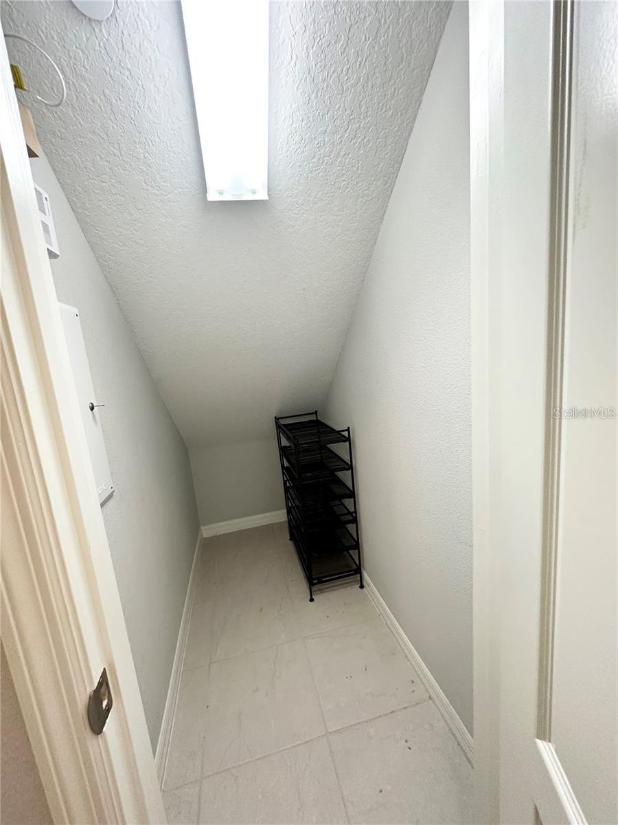 HAMPTONS - SECOND REP - Residential Lease