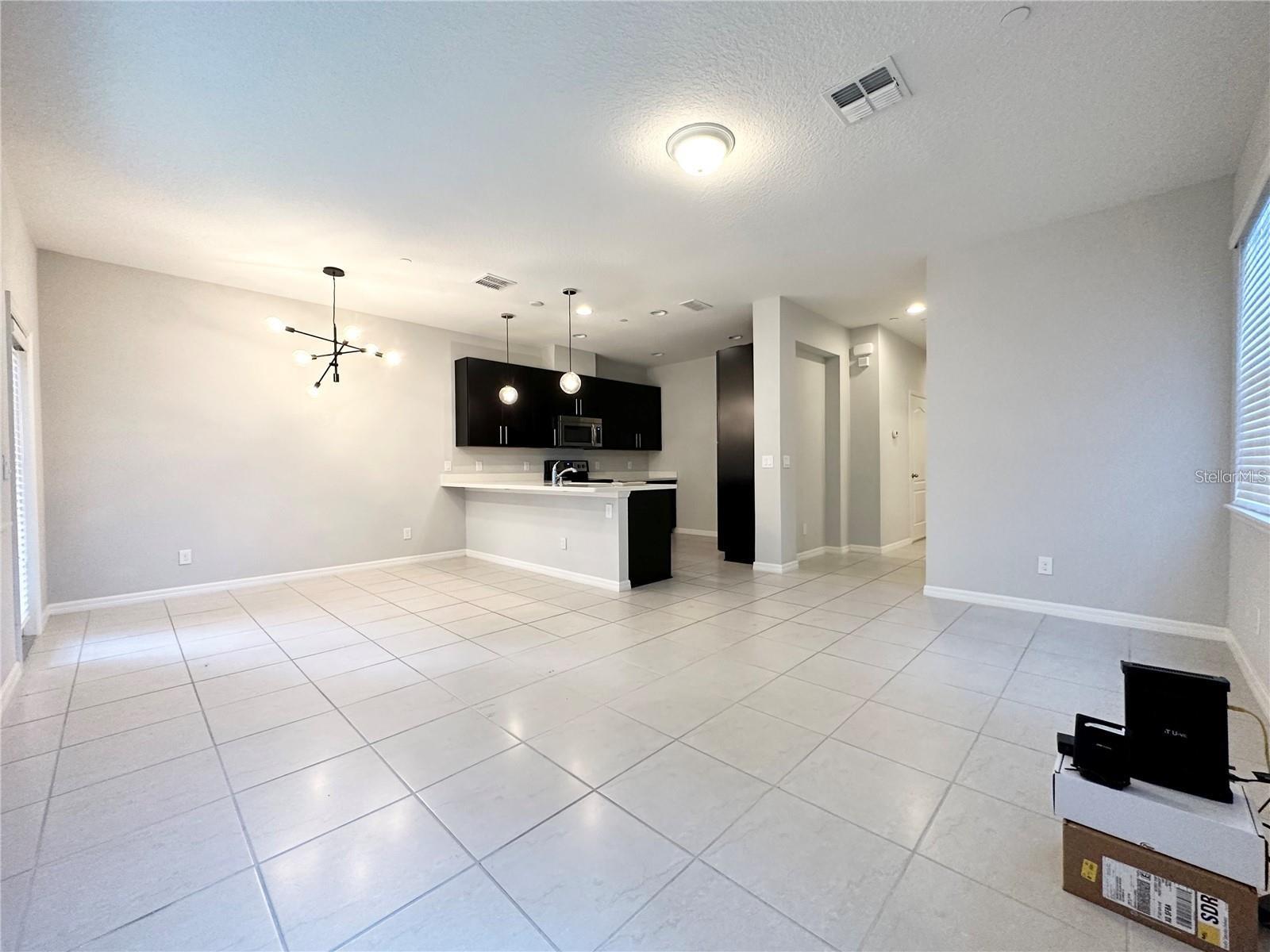 HAMPTONS - SECOND REP - Residential Lease