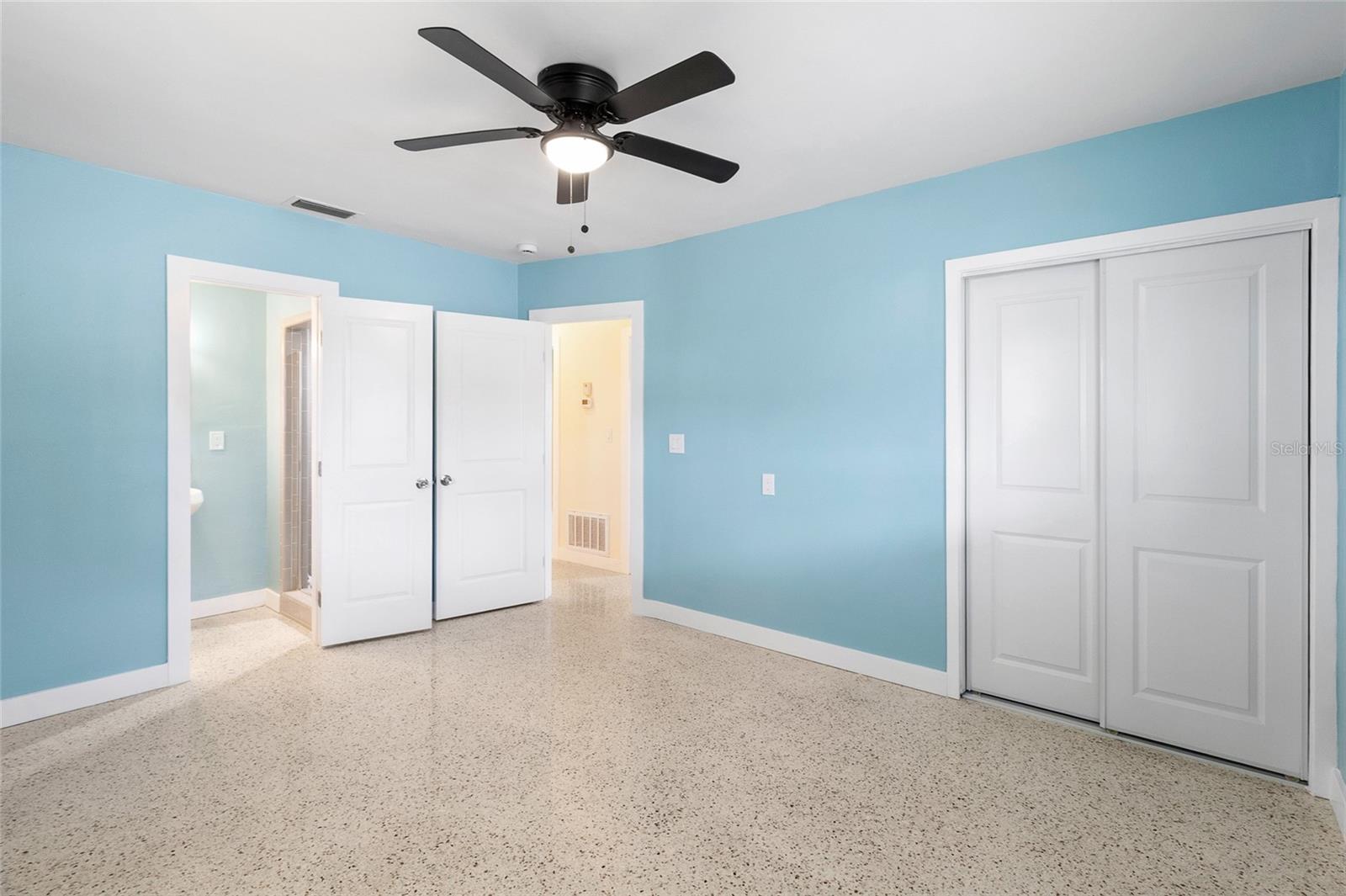 FLOR A MAR - Residential