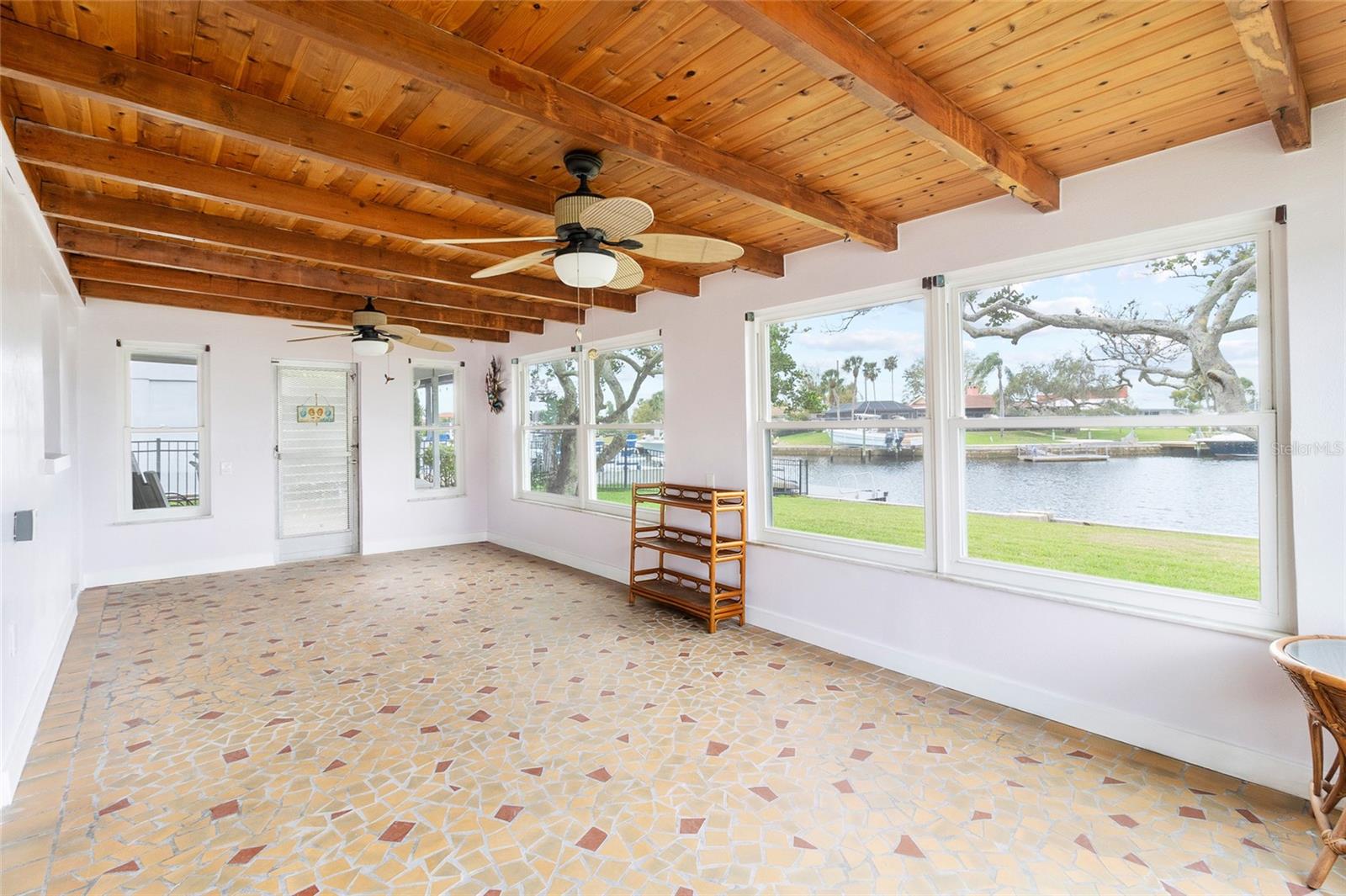 FLOR A MAR - Residential