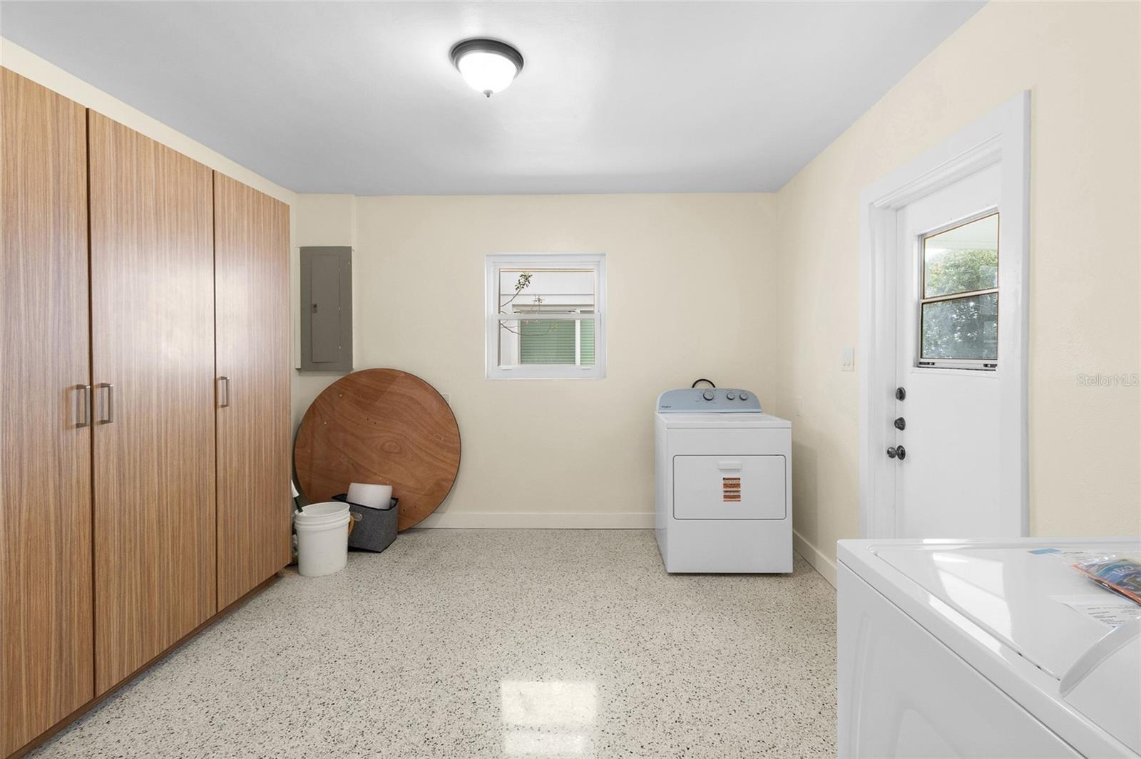 FLOR A MAR - Residential