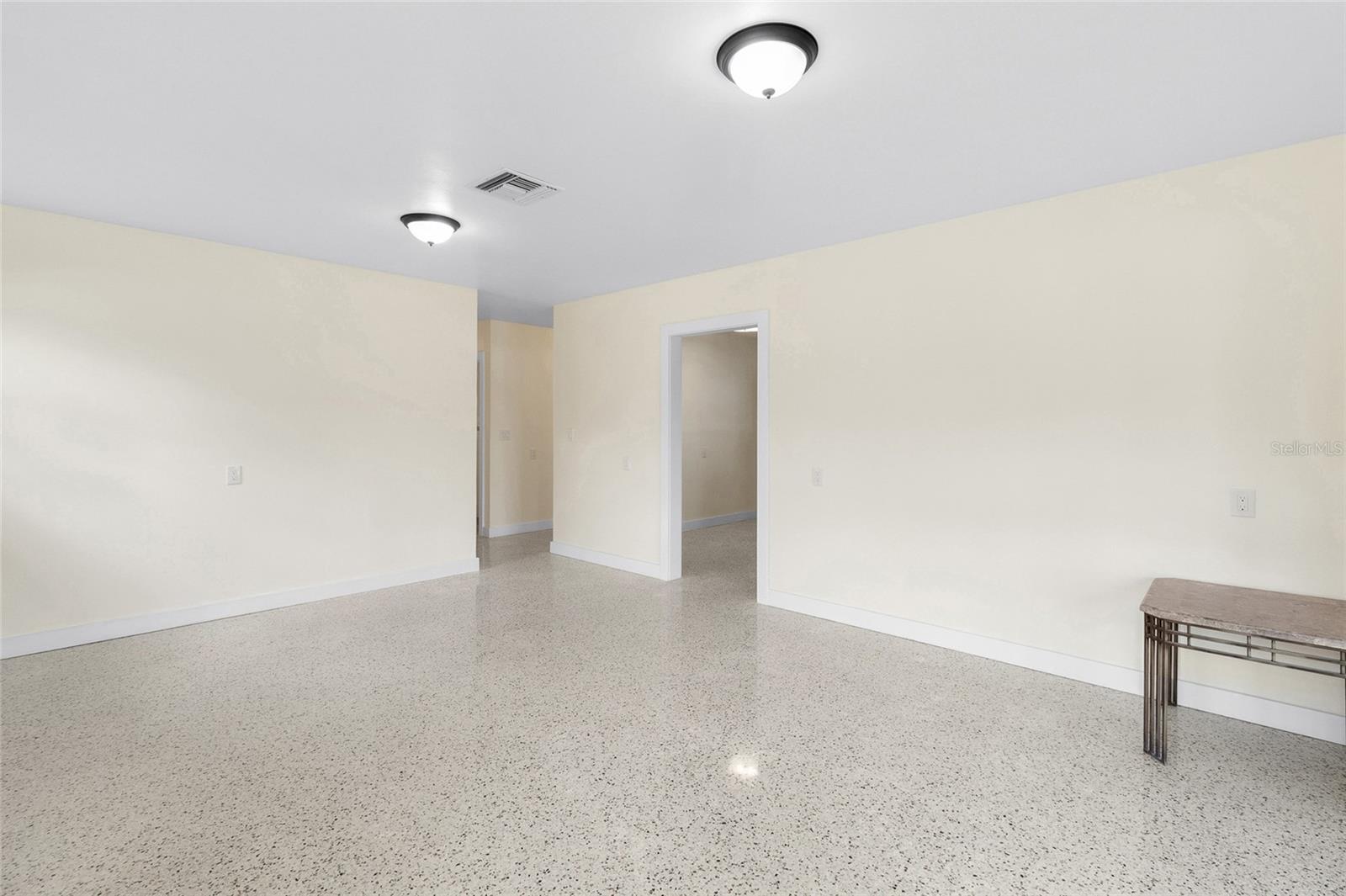 FLOR A MAR - Residential