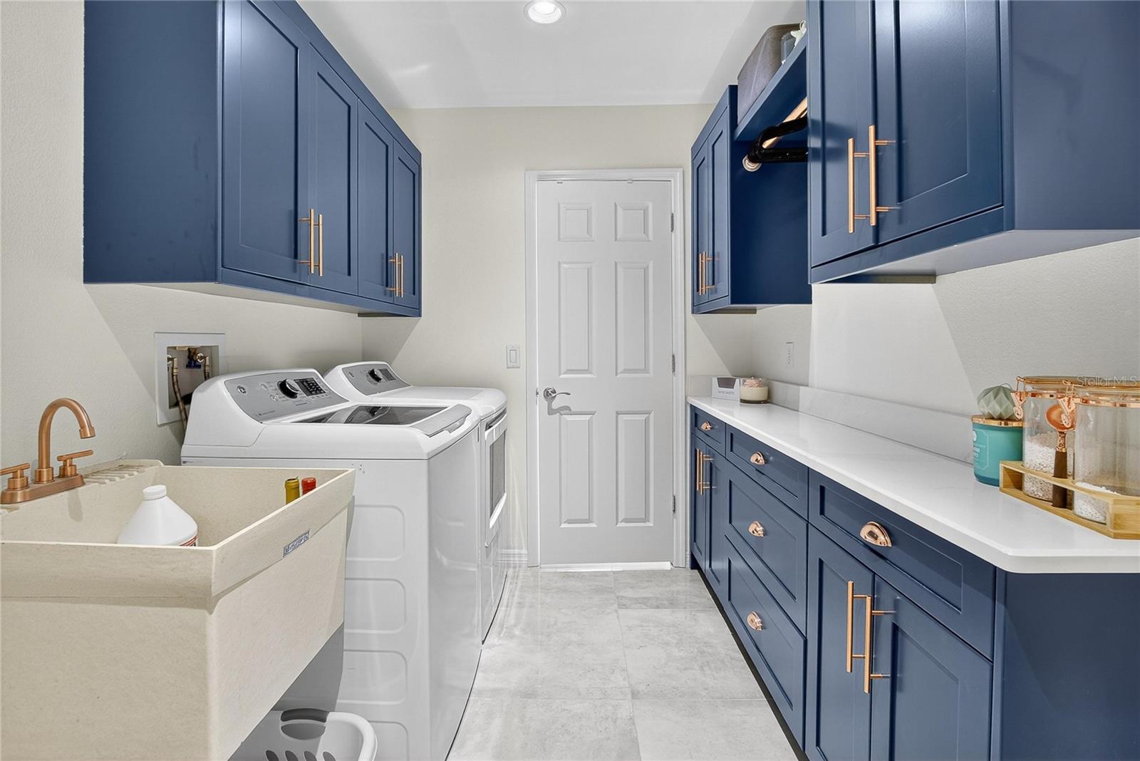 SUNDANCE UNIT 3 - Residential