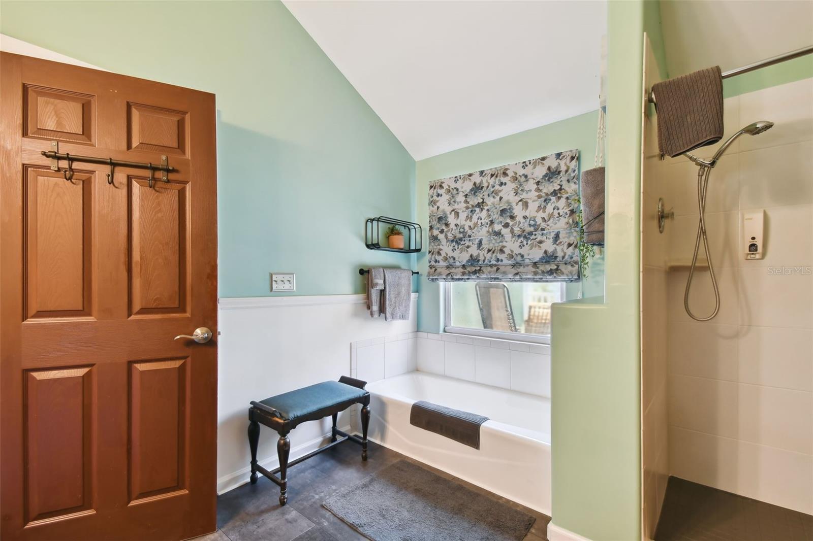 BOCA CEIGA PARK - Commercial Sale