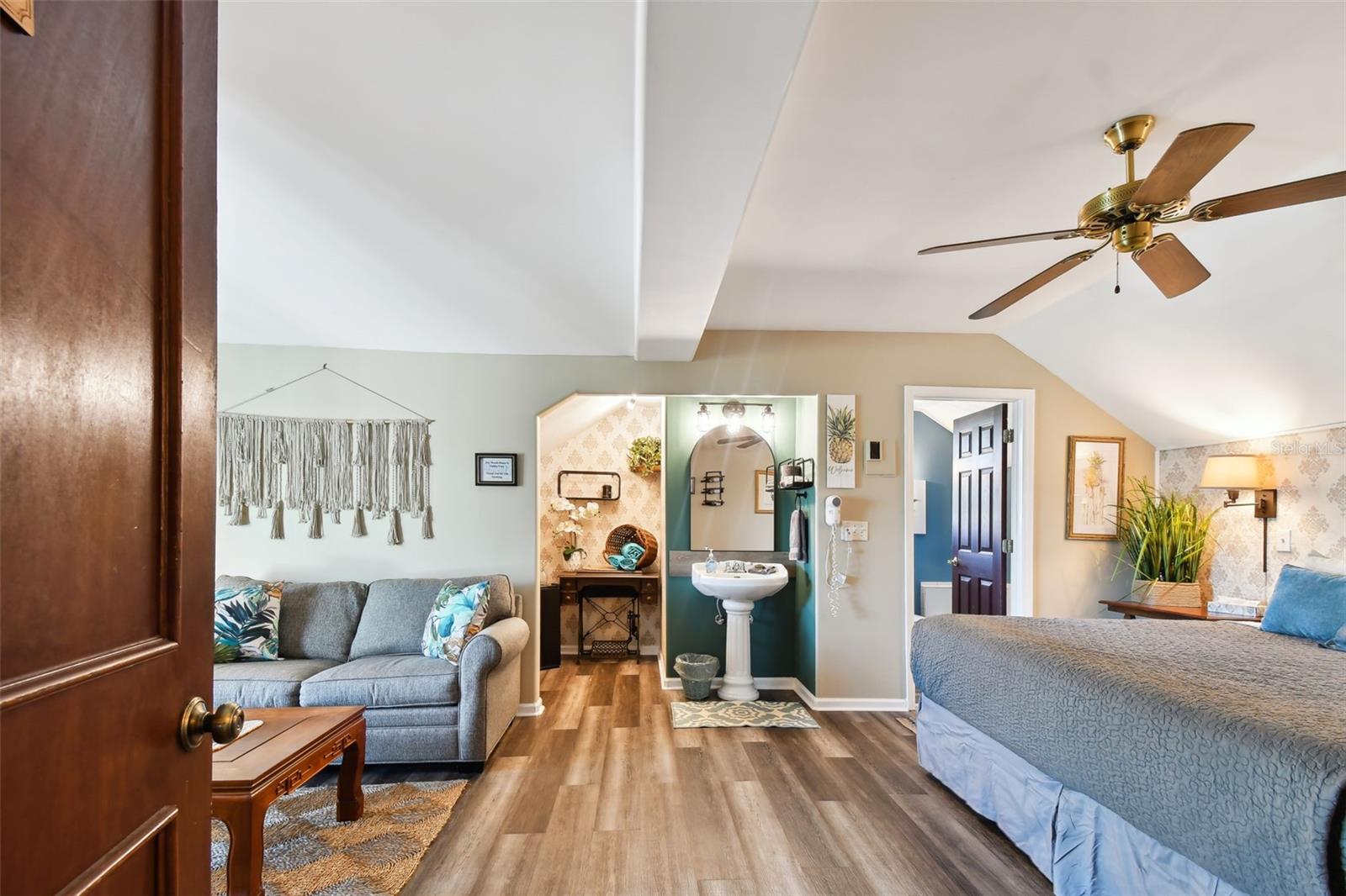 BOCA CEIGA PARK - Commercial Sale