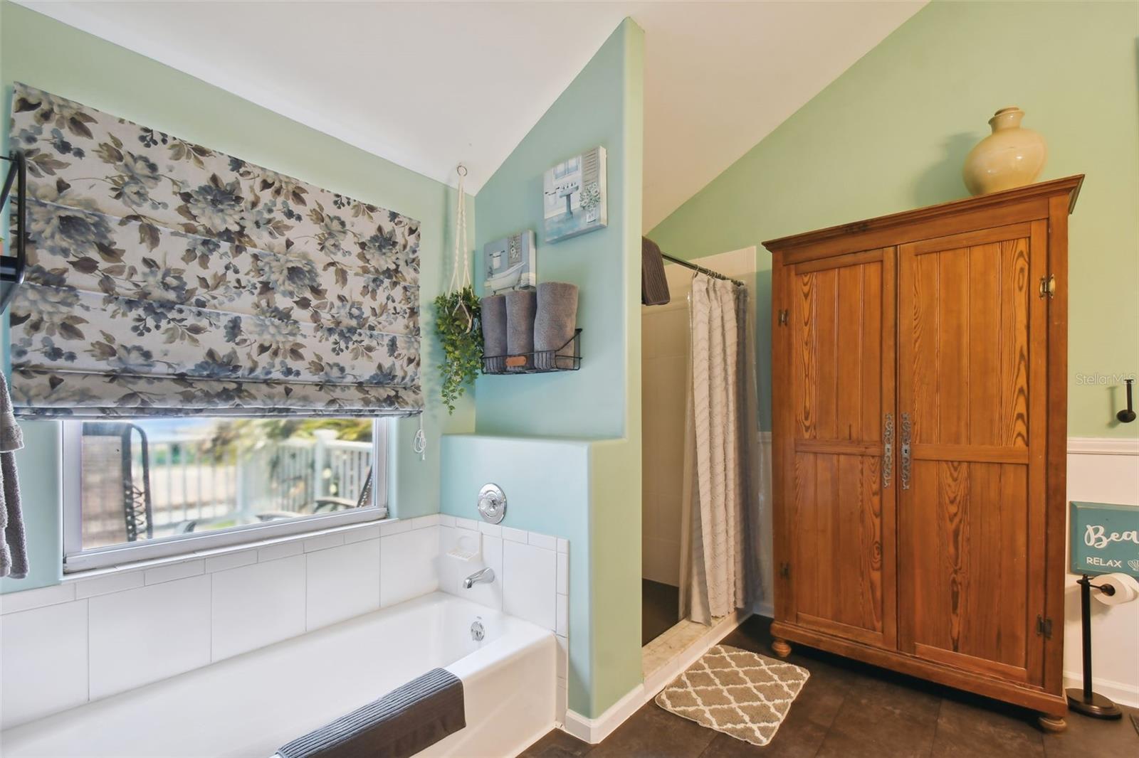 BOCA CEIGA PARK - Commercial Sale