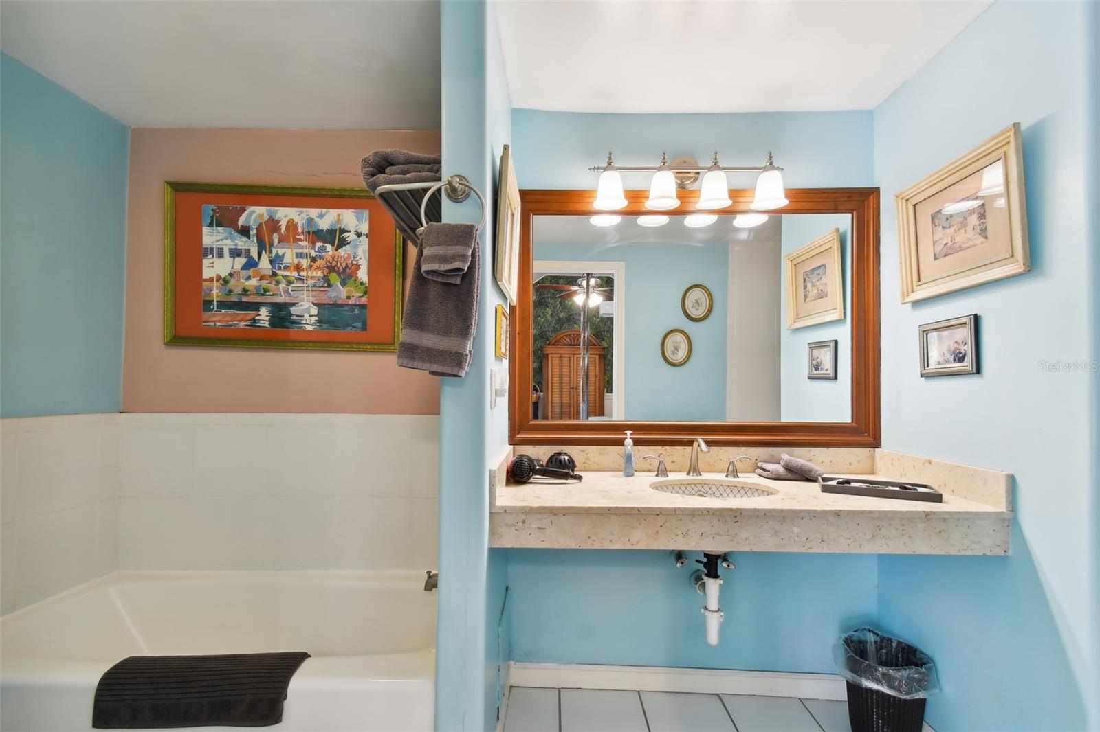 BOCA CEIGA PARK - Commercial Sale