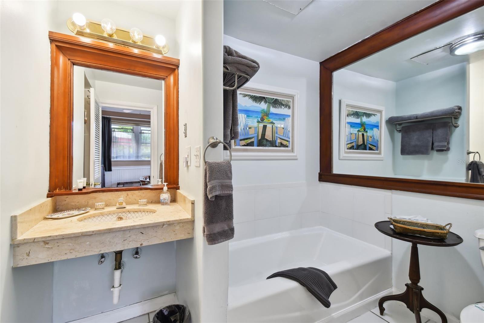 BOCA CEIGA PARK - Commercial Sale